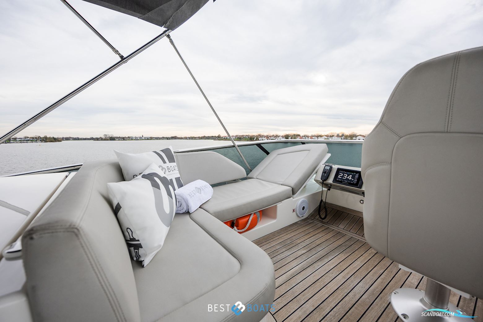 Absolute  Navetta 52