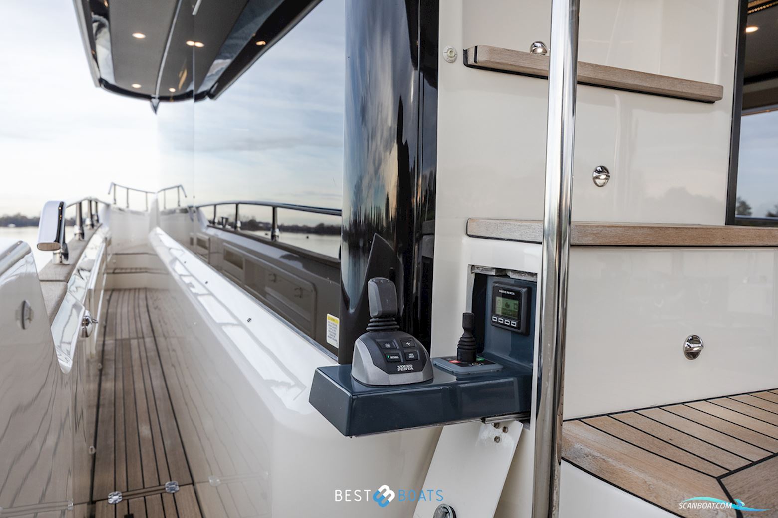 Absolute  Navetta 52