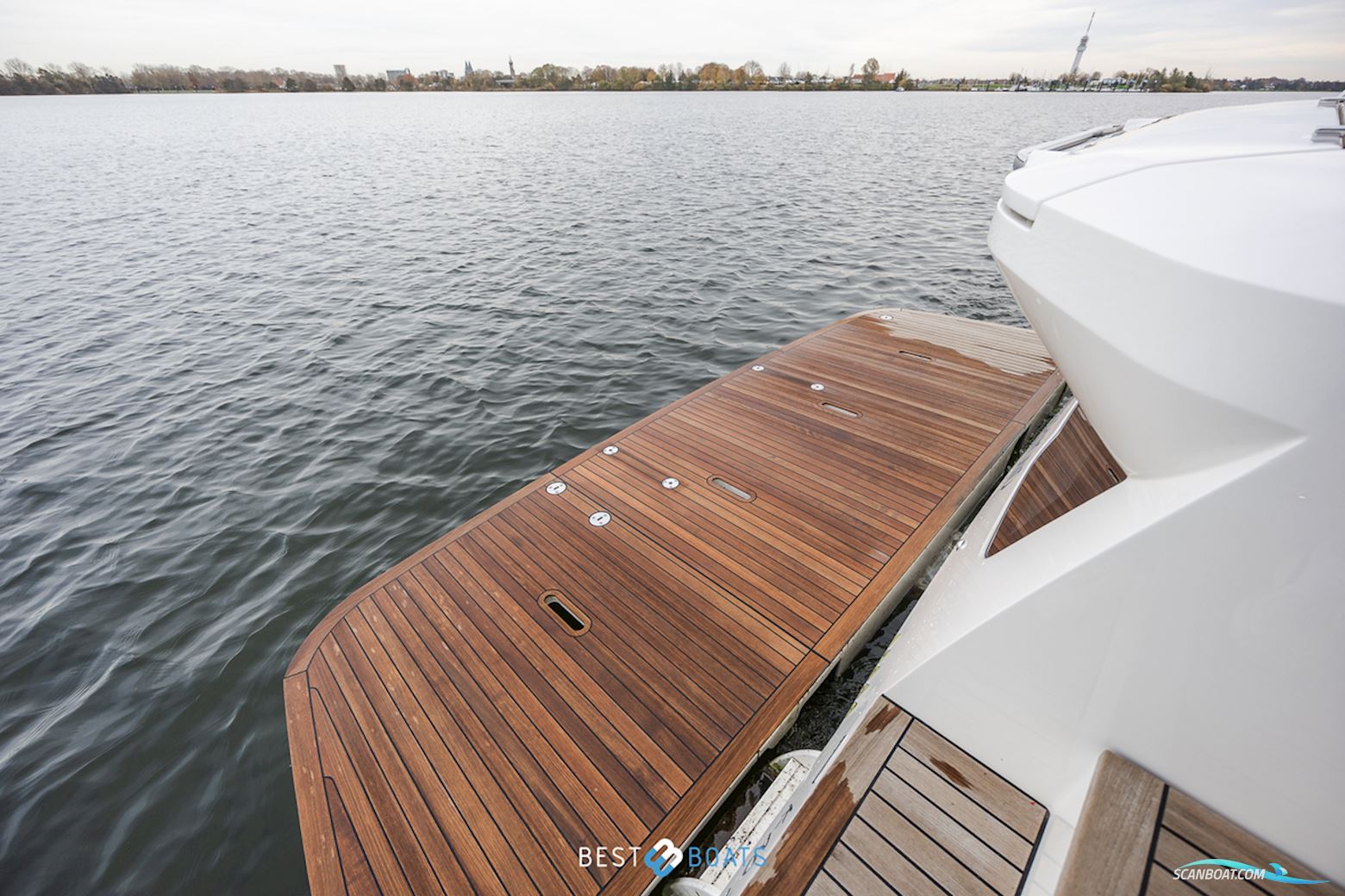 Absolute  Navetta 52