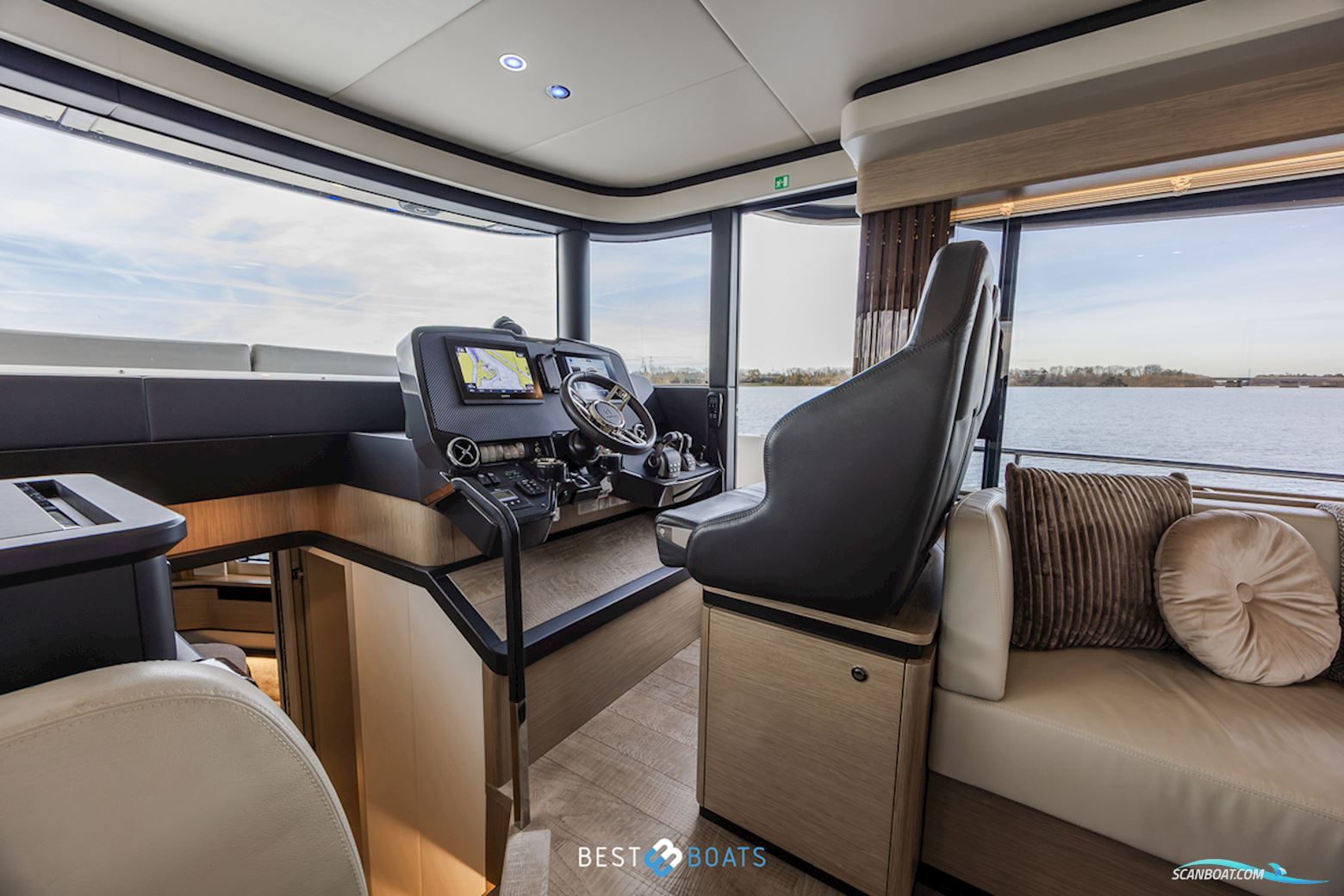 Absolute  Navetta 52