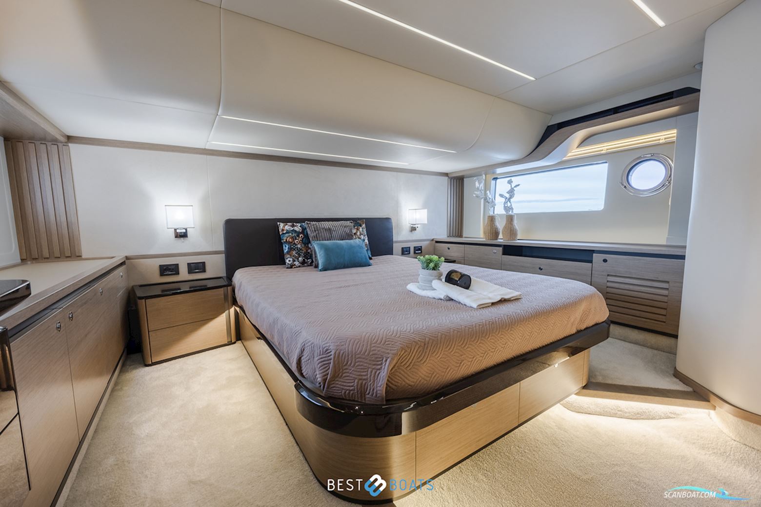 Absolute  Navetta 52