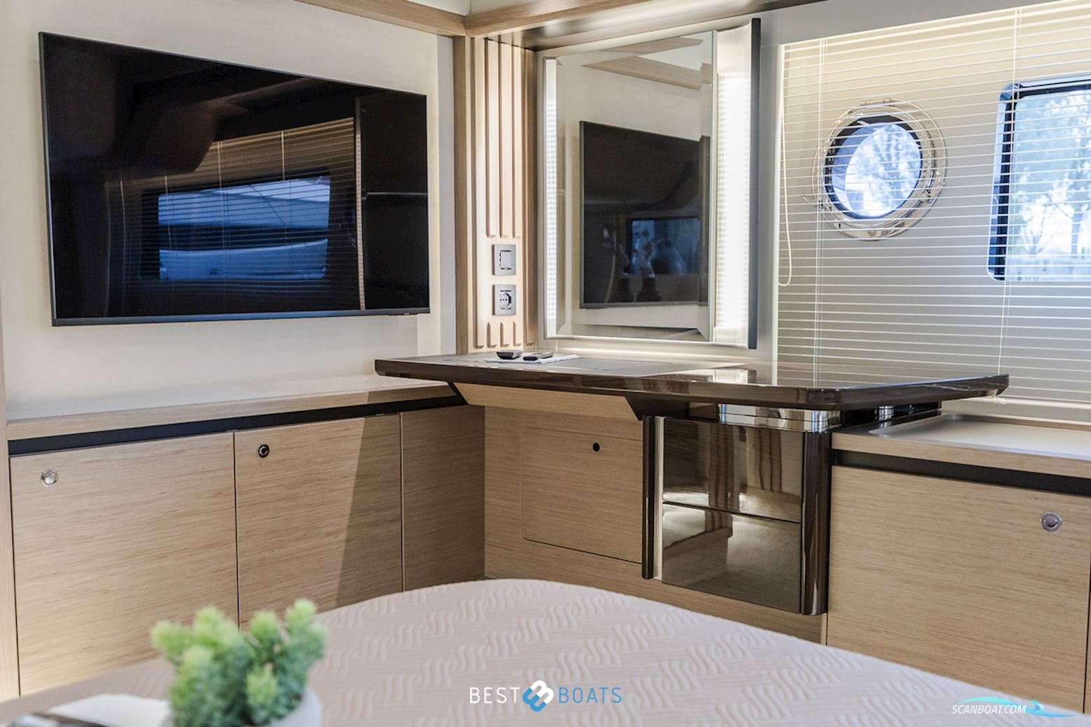 Absolute  Navetta 52