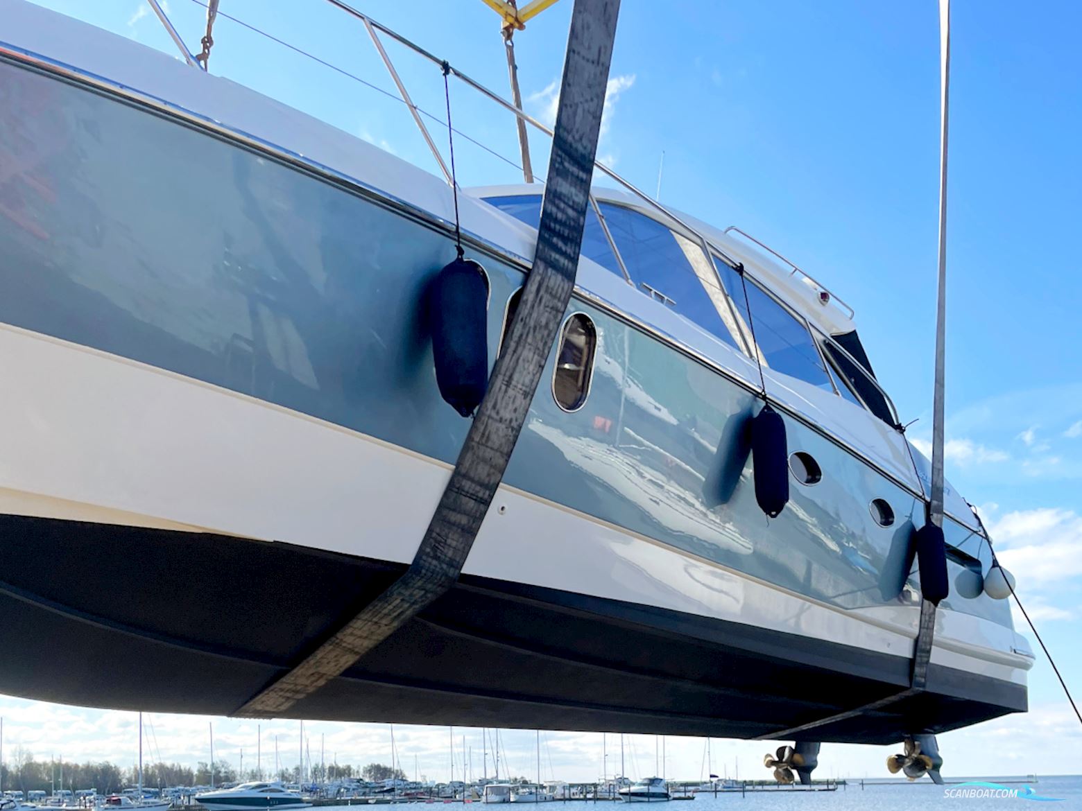 Absolute 47 HT Volvo Penta IPS-600