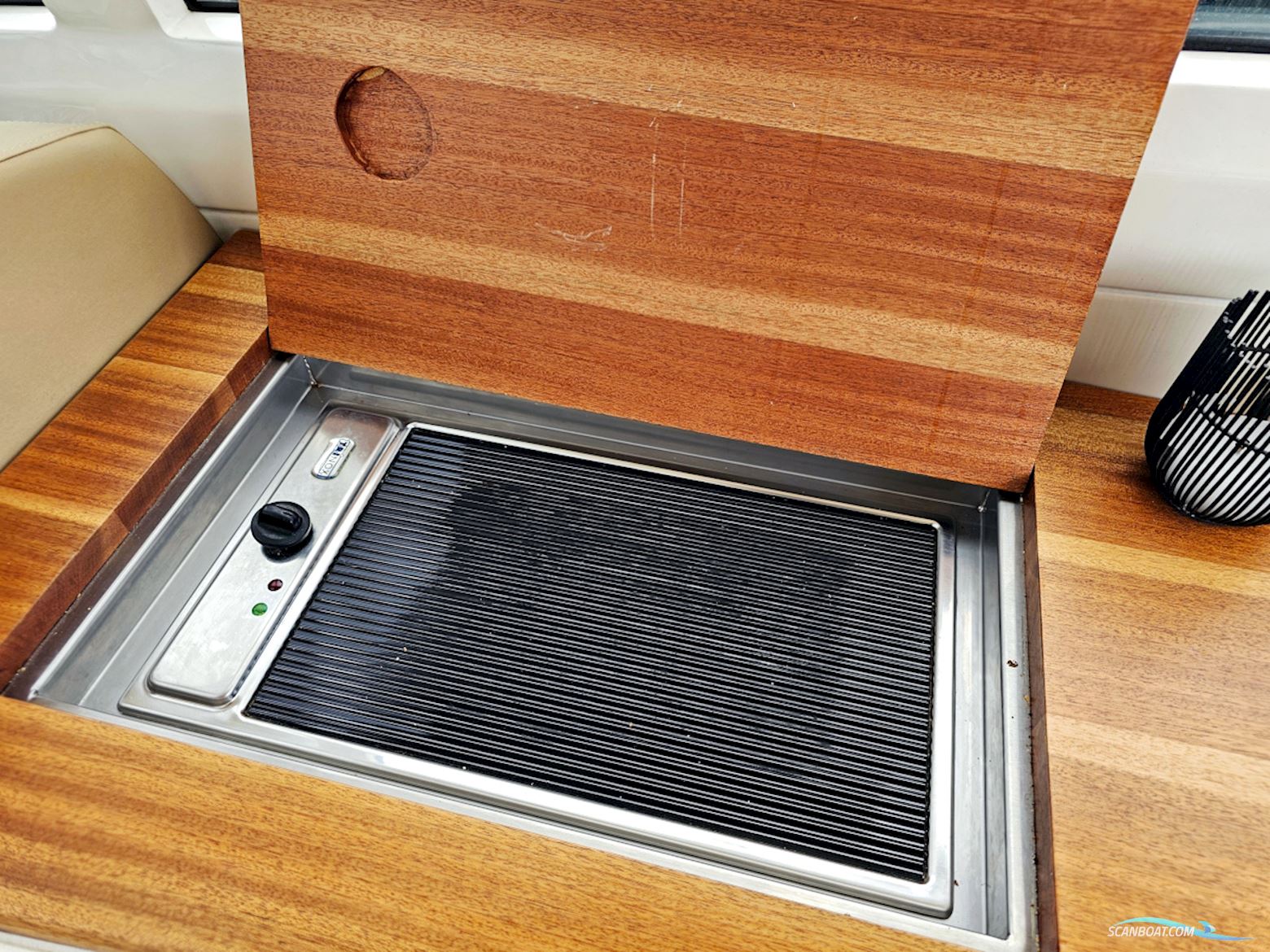 Absolute 47 HT Volvo Penta IPS-600