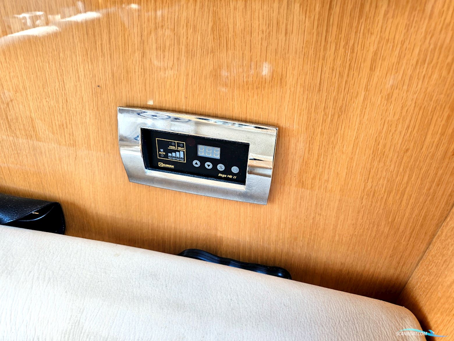 Absolute 47 HT Volvo Penta IPS-600