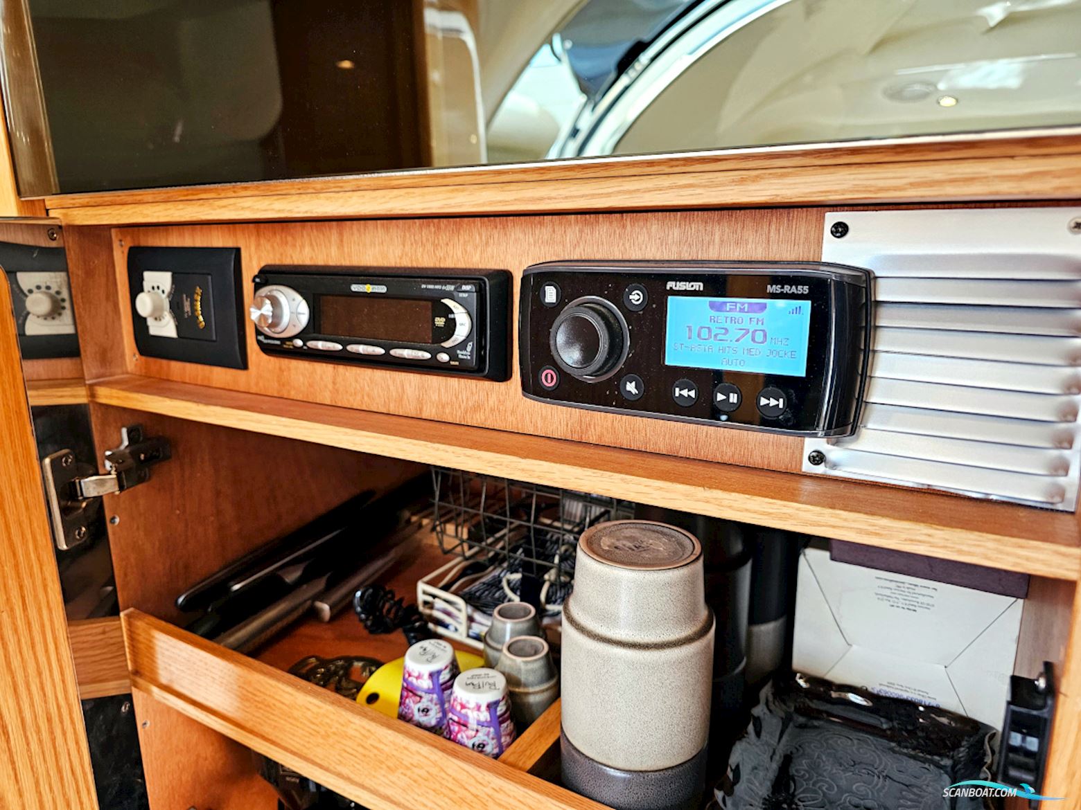 Absolute 47 HT Volvo Penta IPS-600