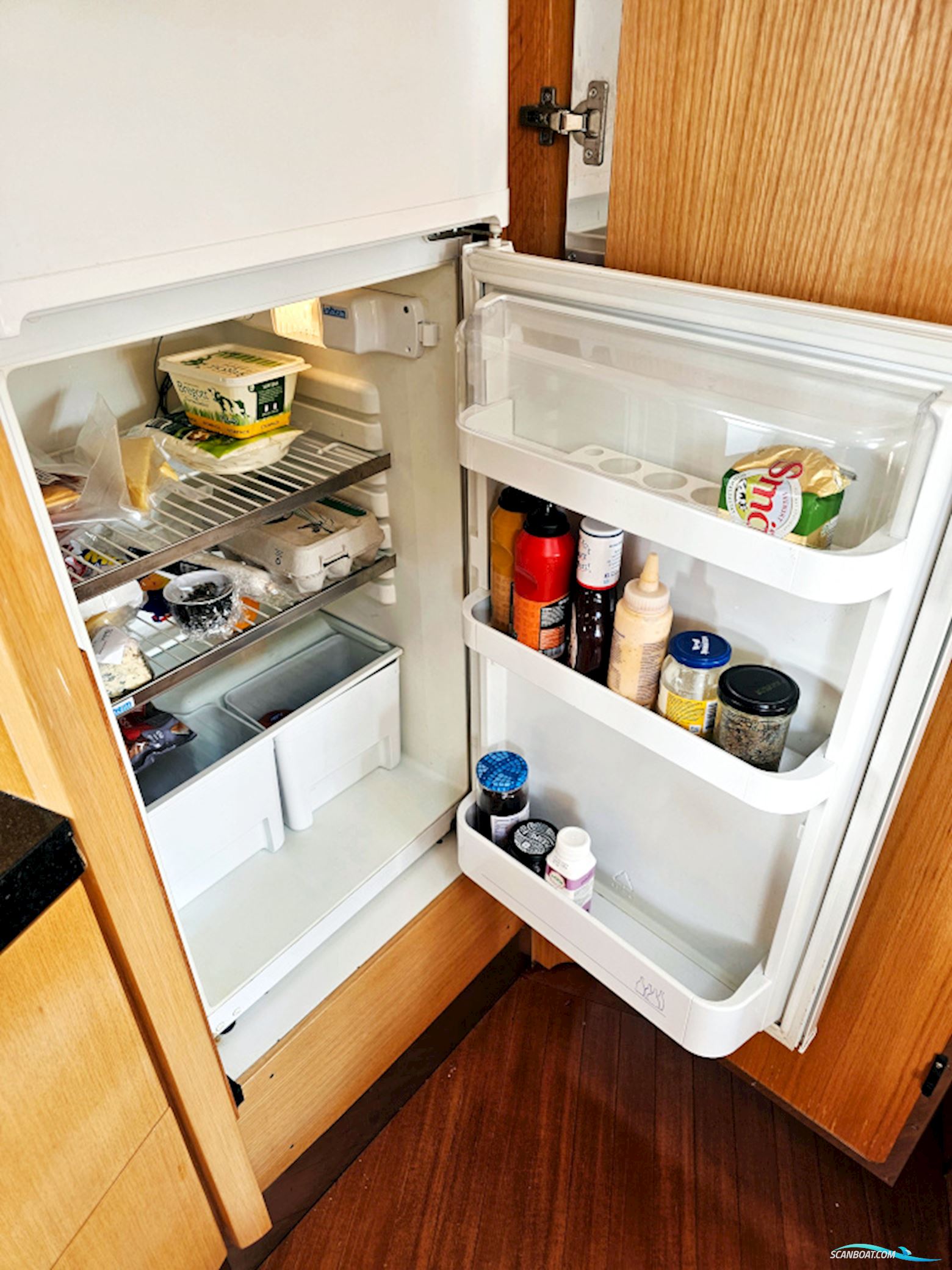 Absolute 47 HT Volvo Penta IPS-600