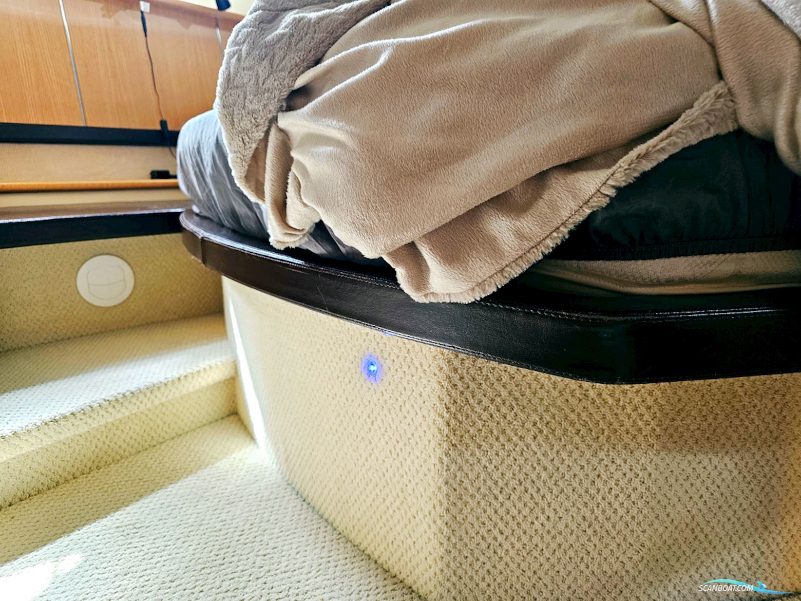 Absolute 47 HT Volvo Penta IPS-600