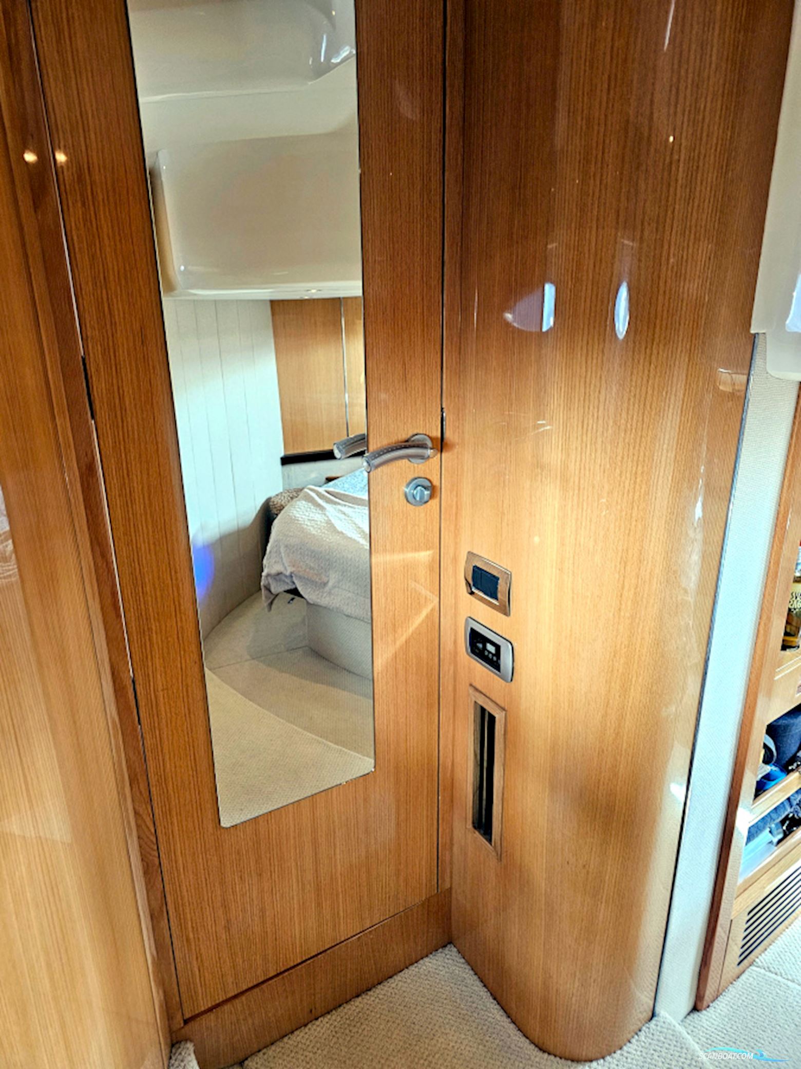 Absolute 47 HT Volvo Penta IPS-600