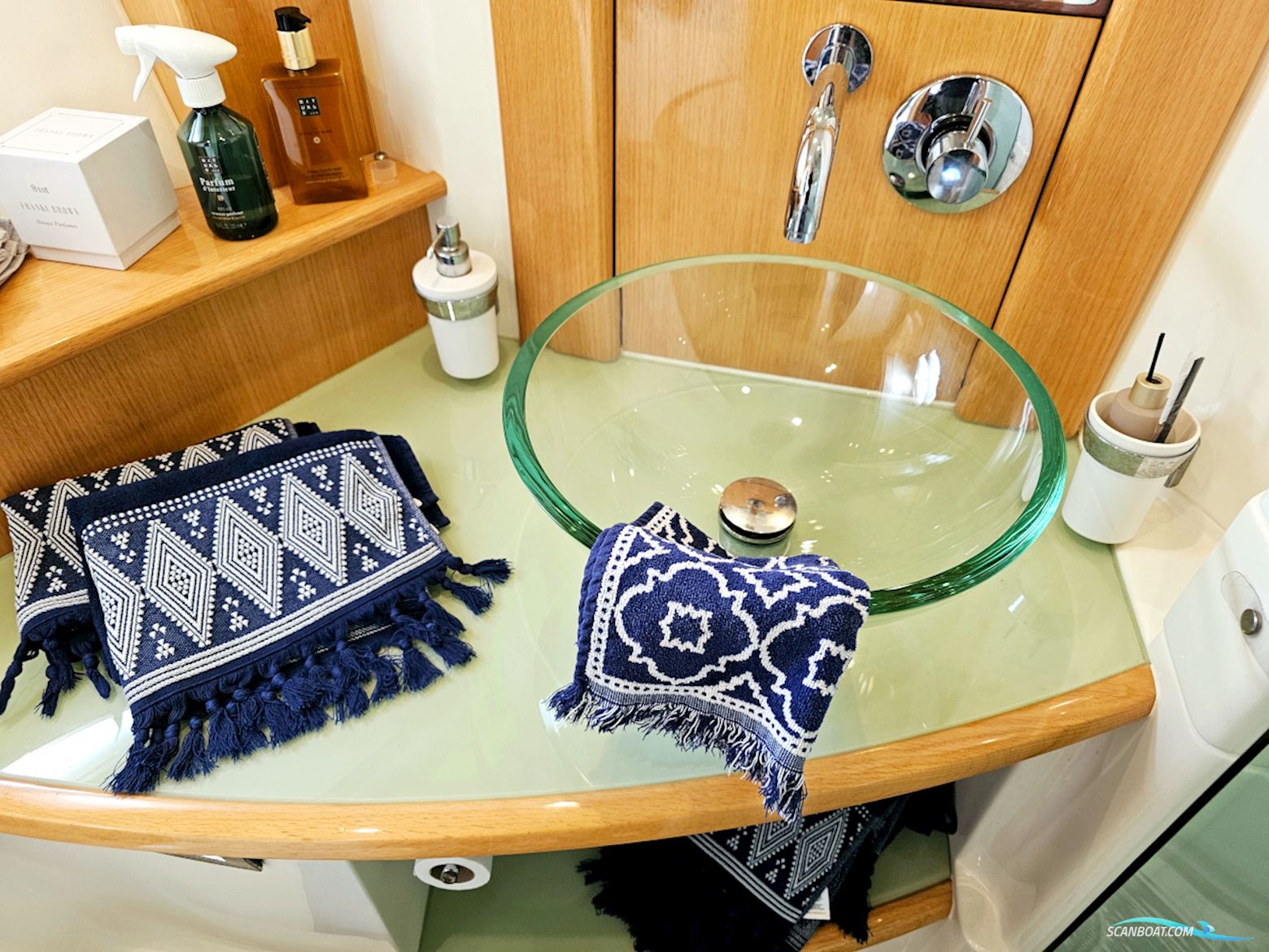 Absolute 47 HT Volvo Penta IPS-600