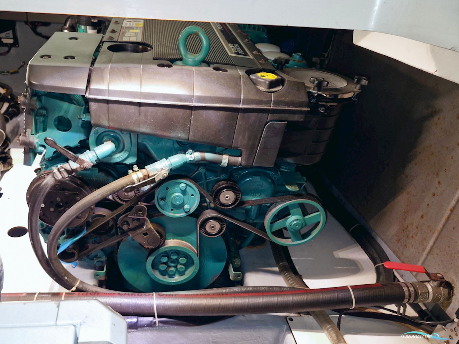 Absolute 47 HT Volvo Penta IPS-600