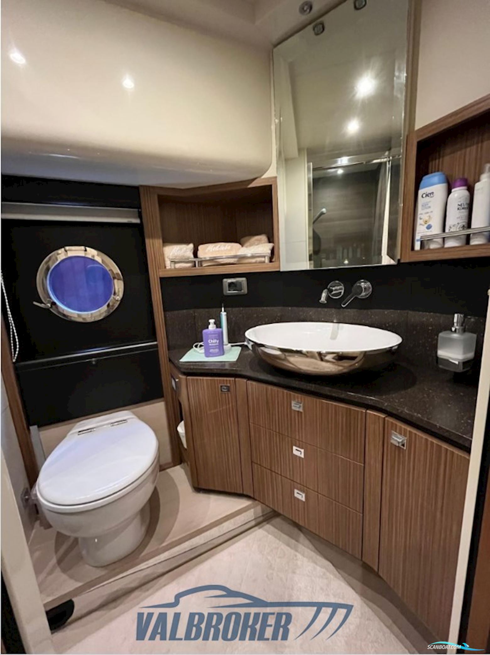 Absolute Navetta 52