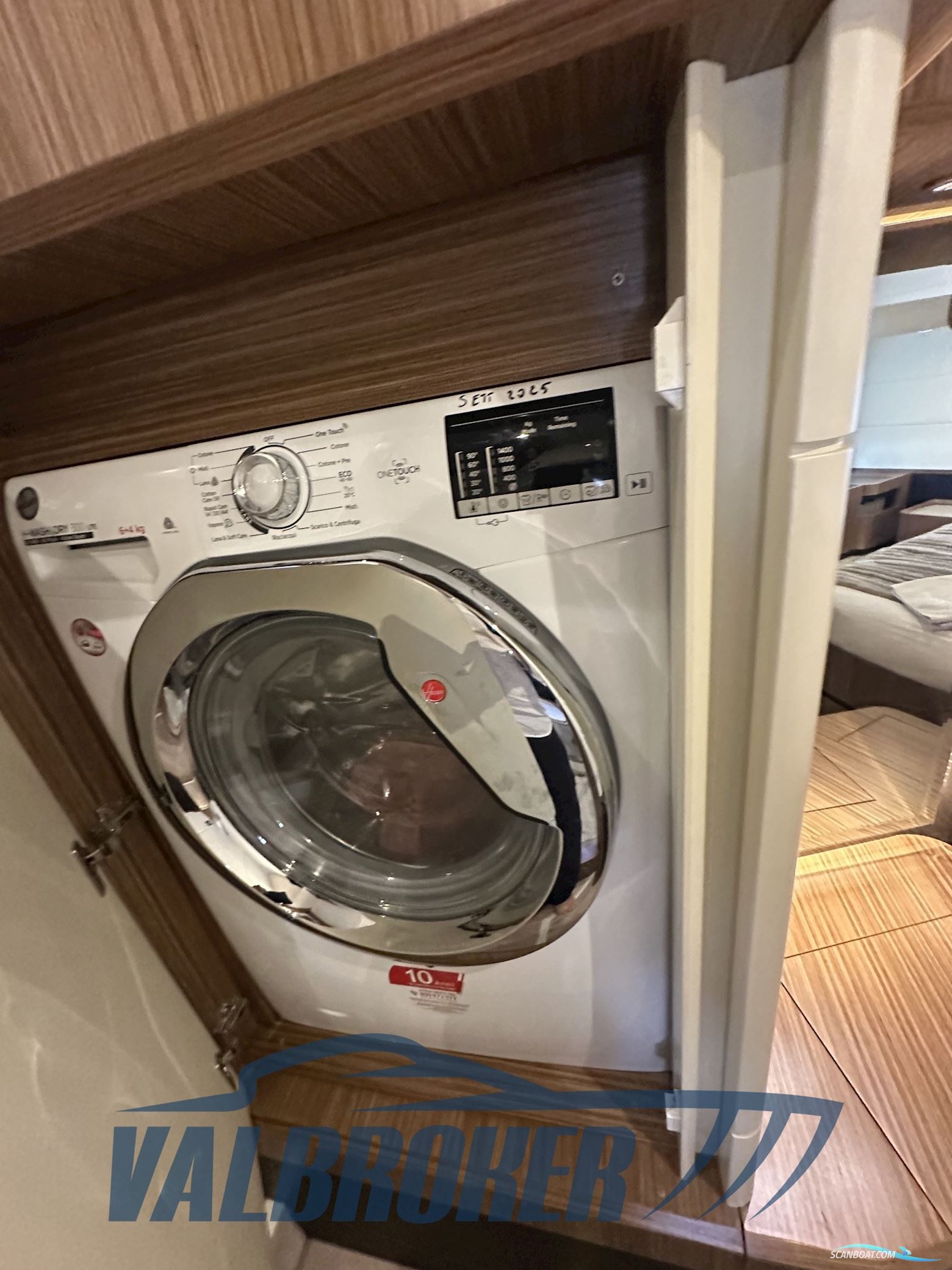 Absolute Navetta 52