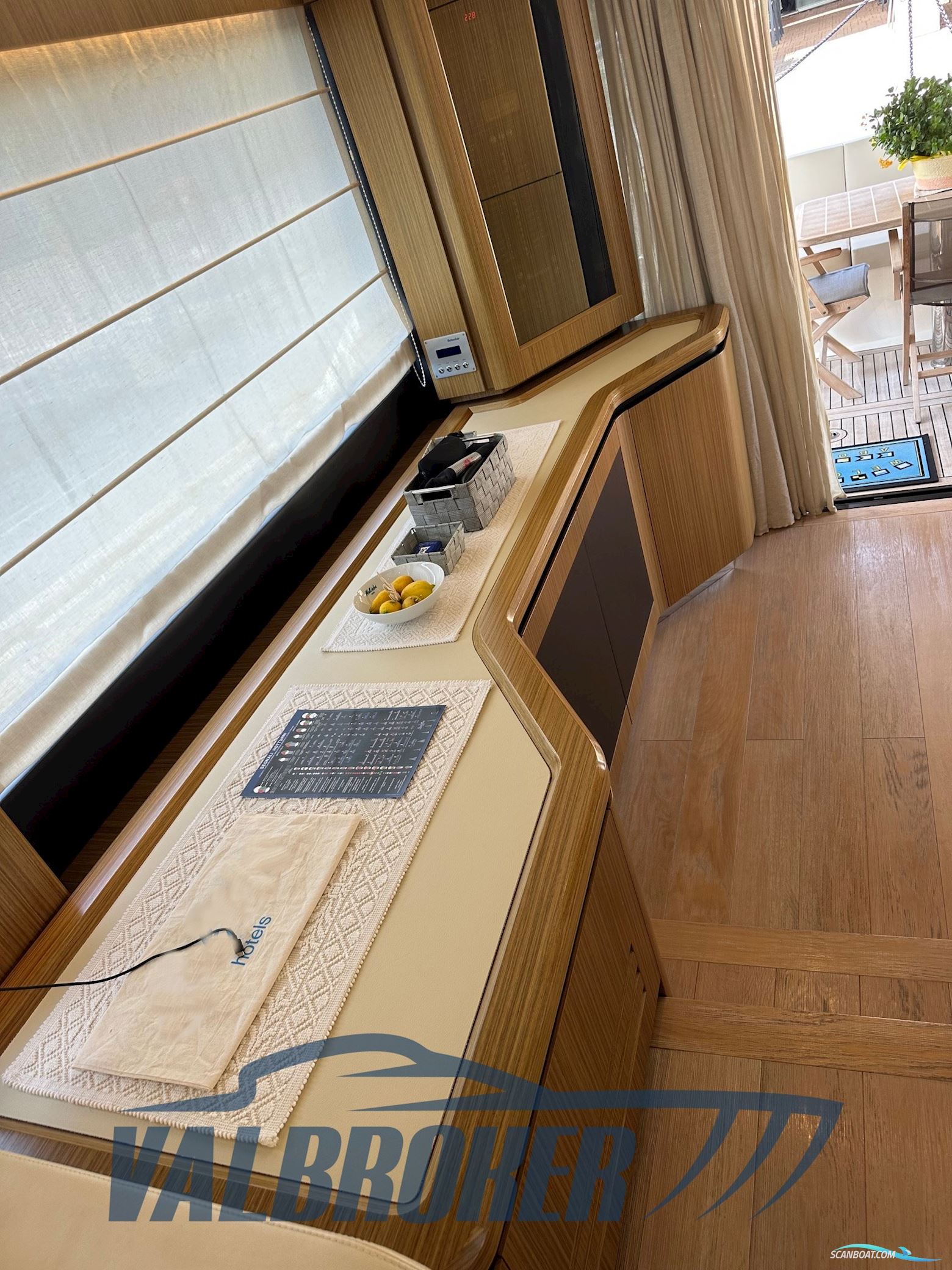 Absolute Navetta 52