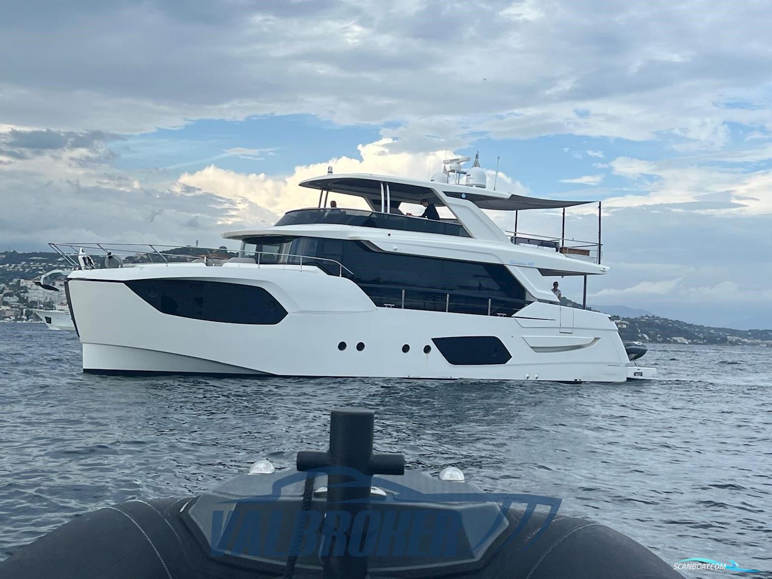 Absolute Navetta 68