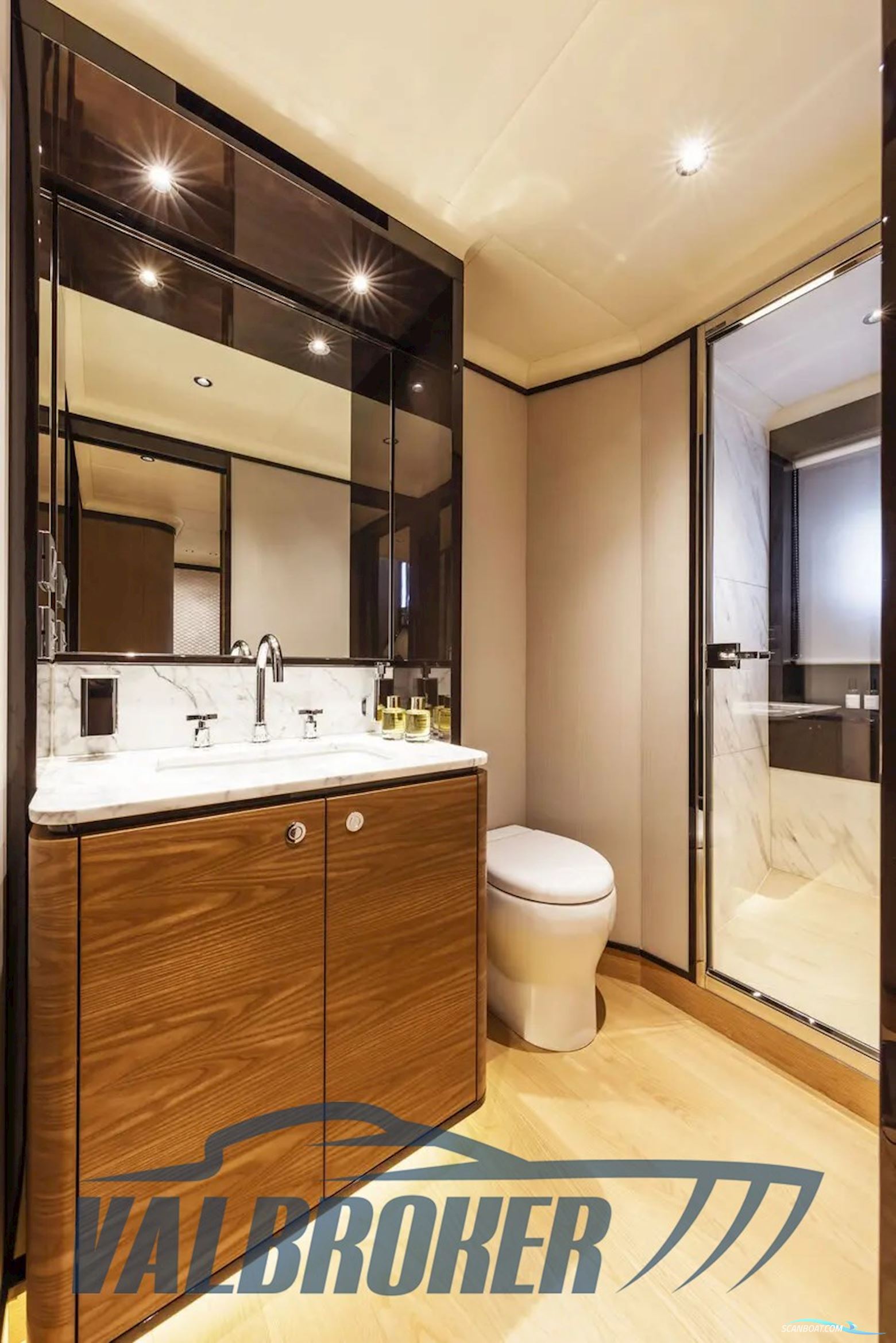 Absolute Navetta 68