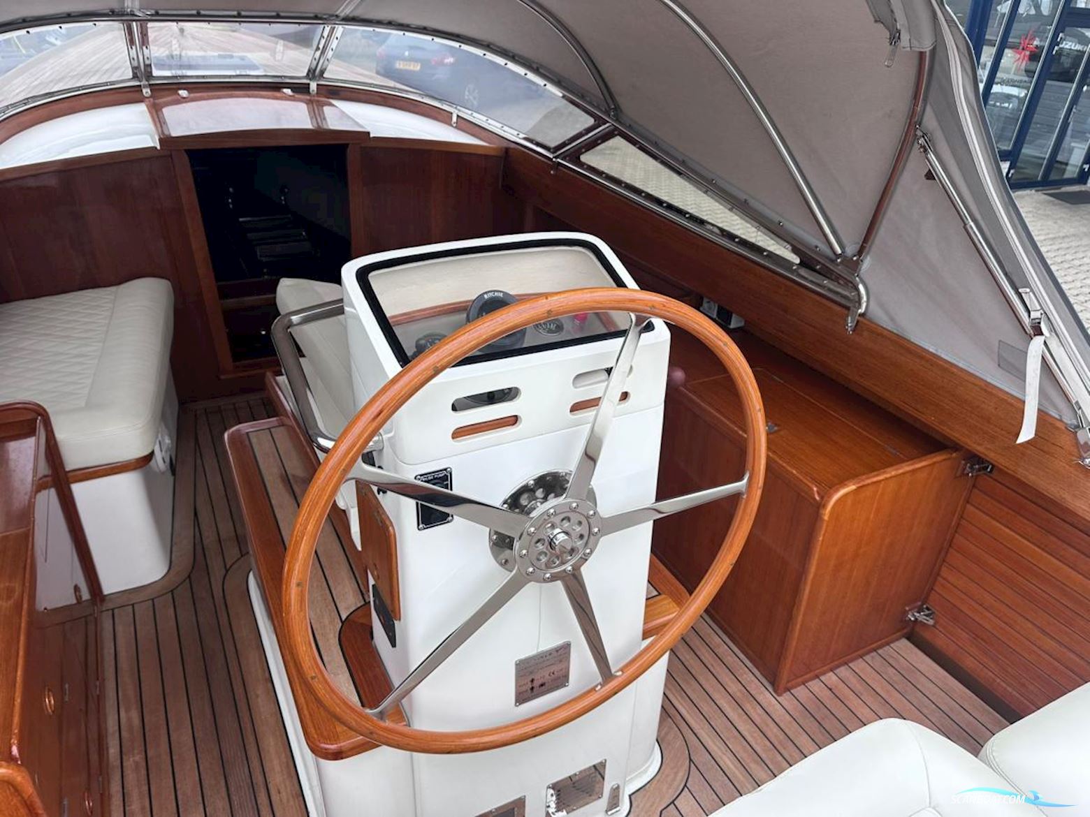 Admirals Tender  31 Fineliner by Van der Stadt
