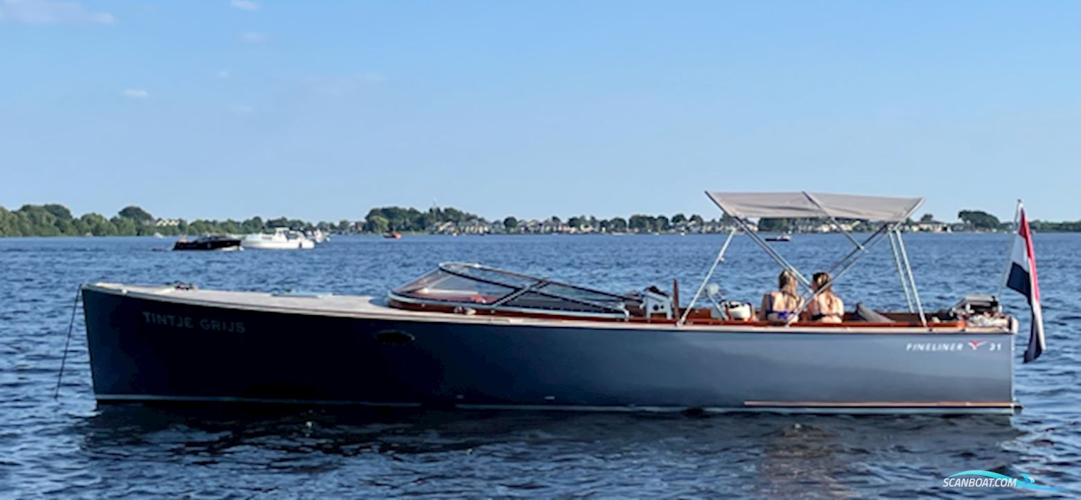 Admirals Tender 31 Fineliner by Van Der Stadt