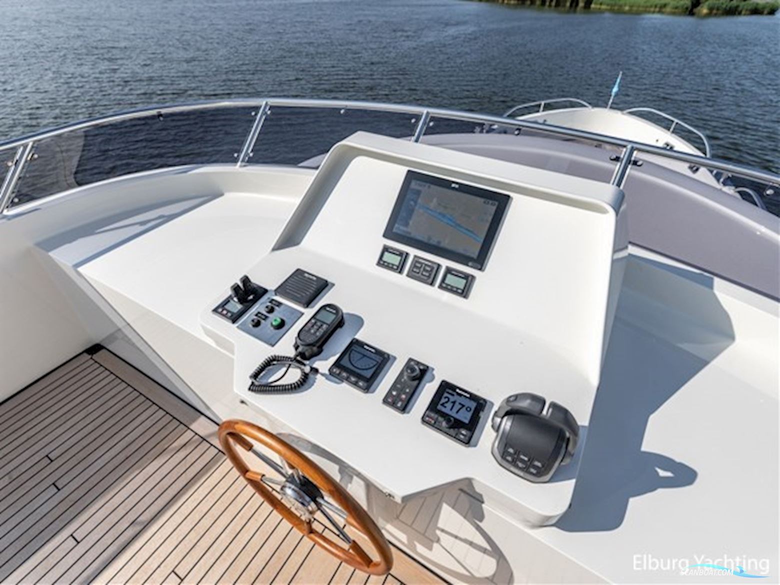 Alm Grand Voyager 65 