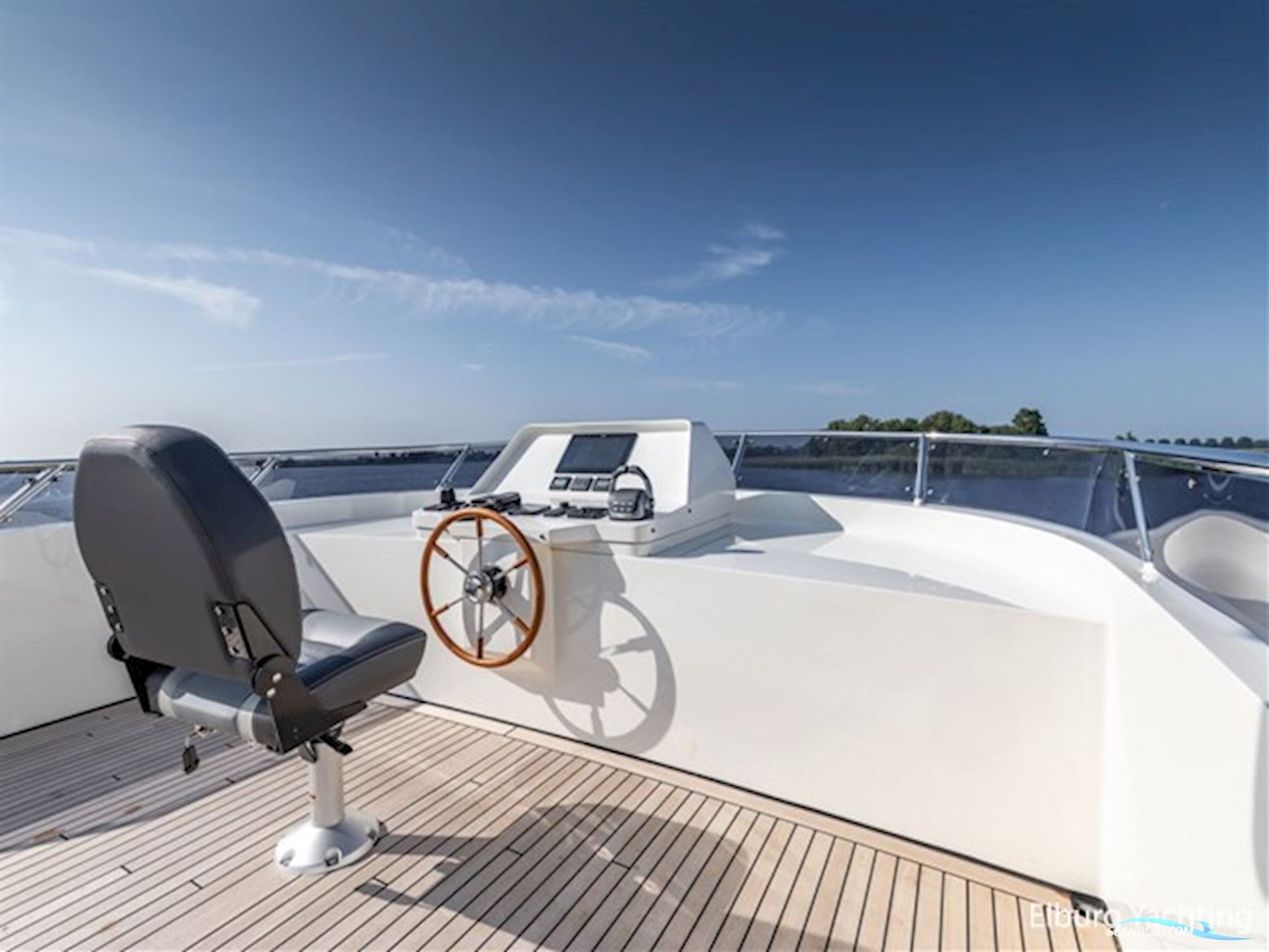 Alm Grand Voyager 65