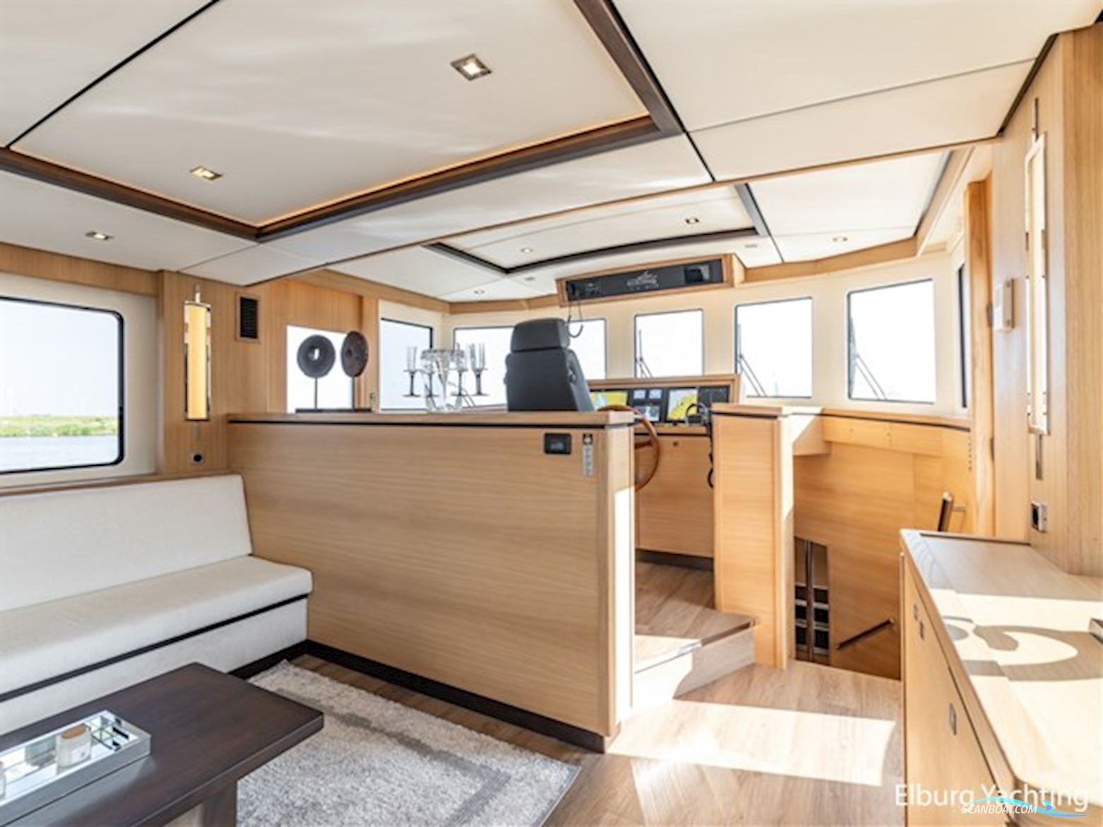 Alm Grand Voyager 65