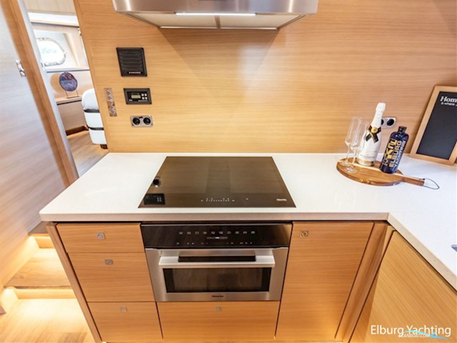 Alm Grand Voyager 65