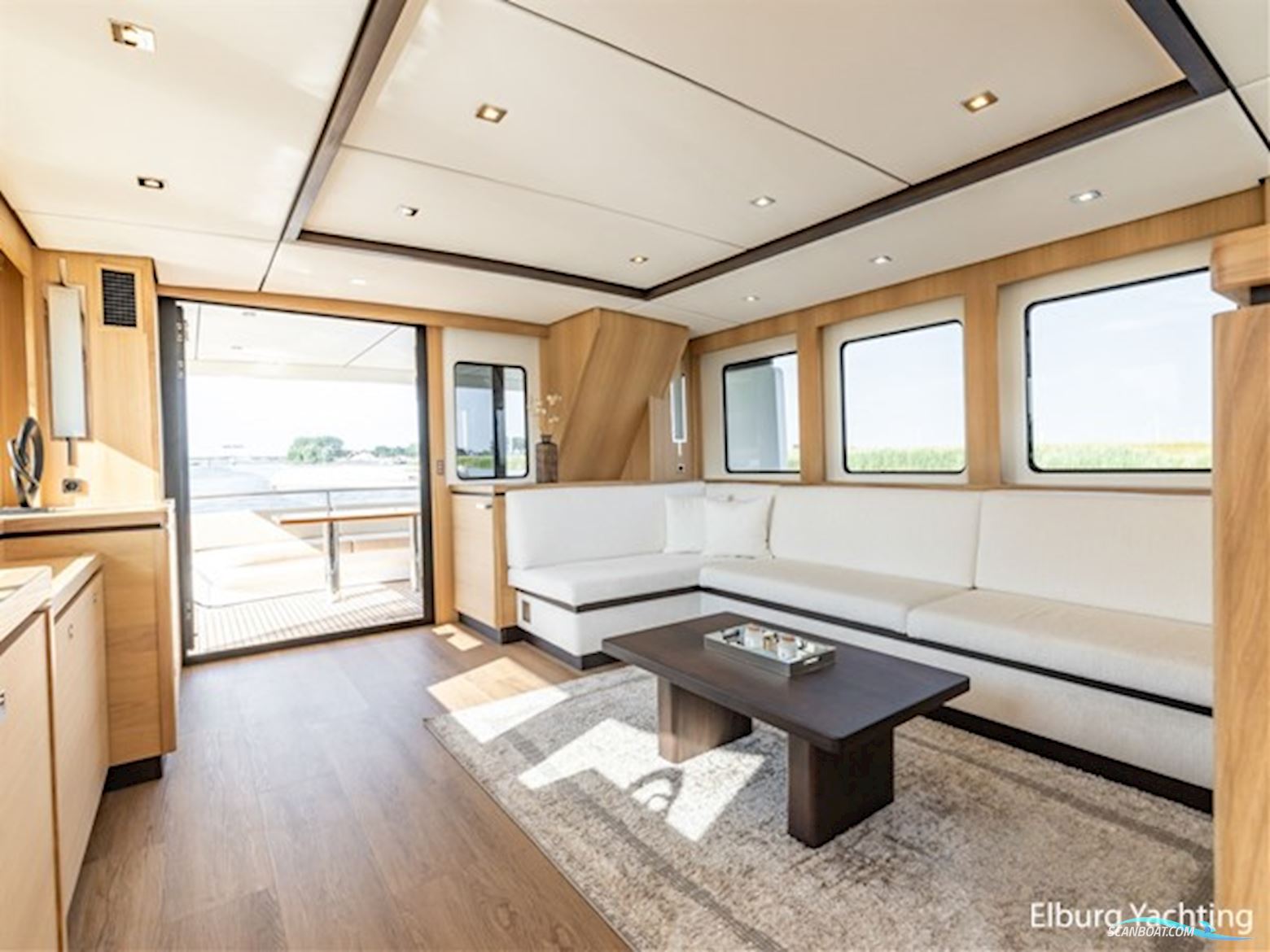 Alm Grand Voyager 65