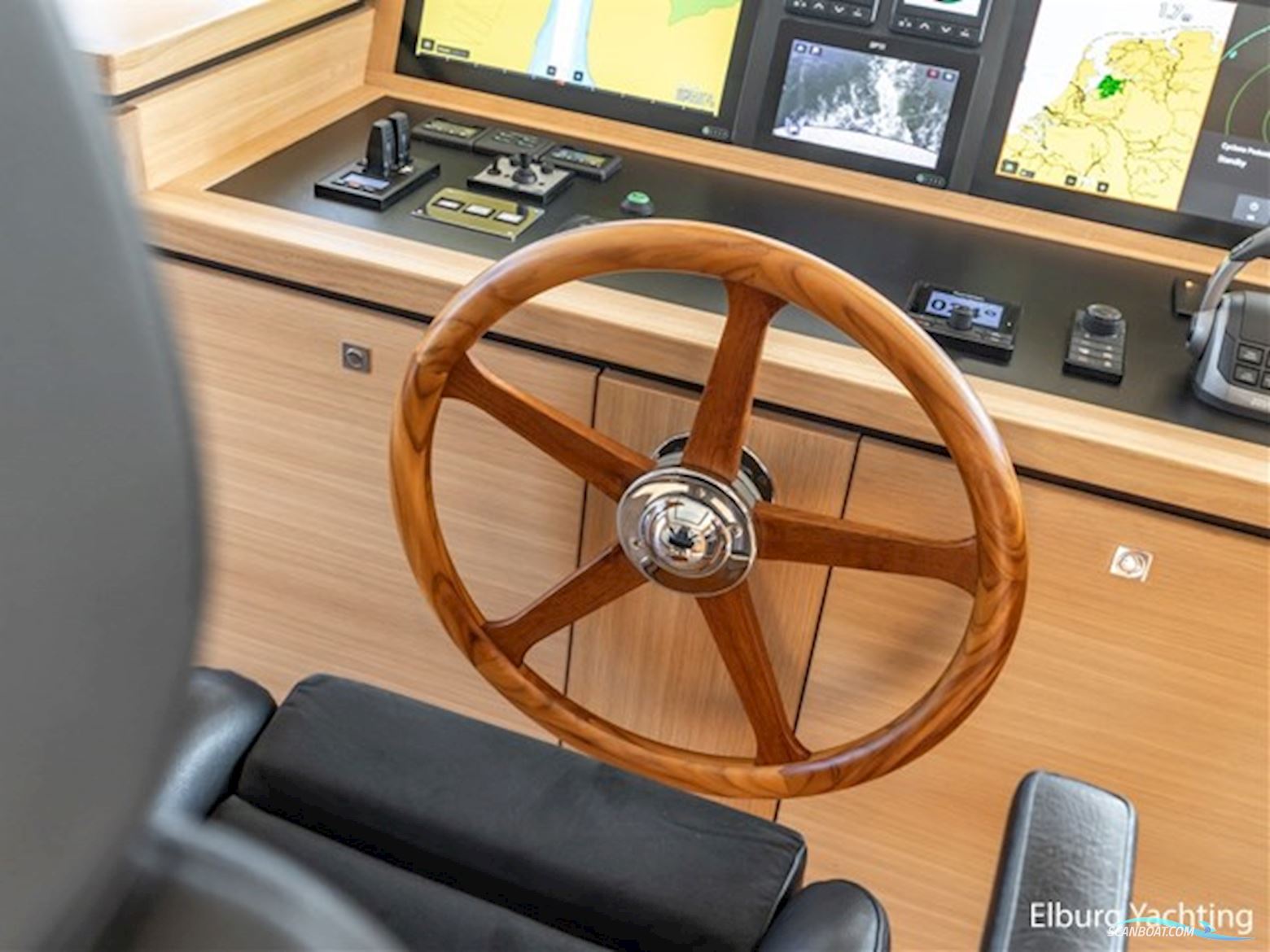 Alm Grand Voyager 65