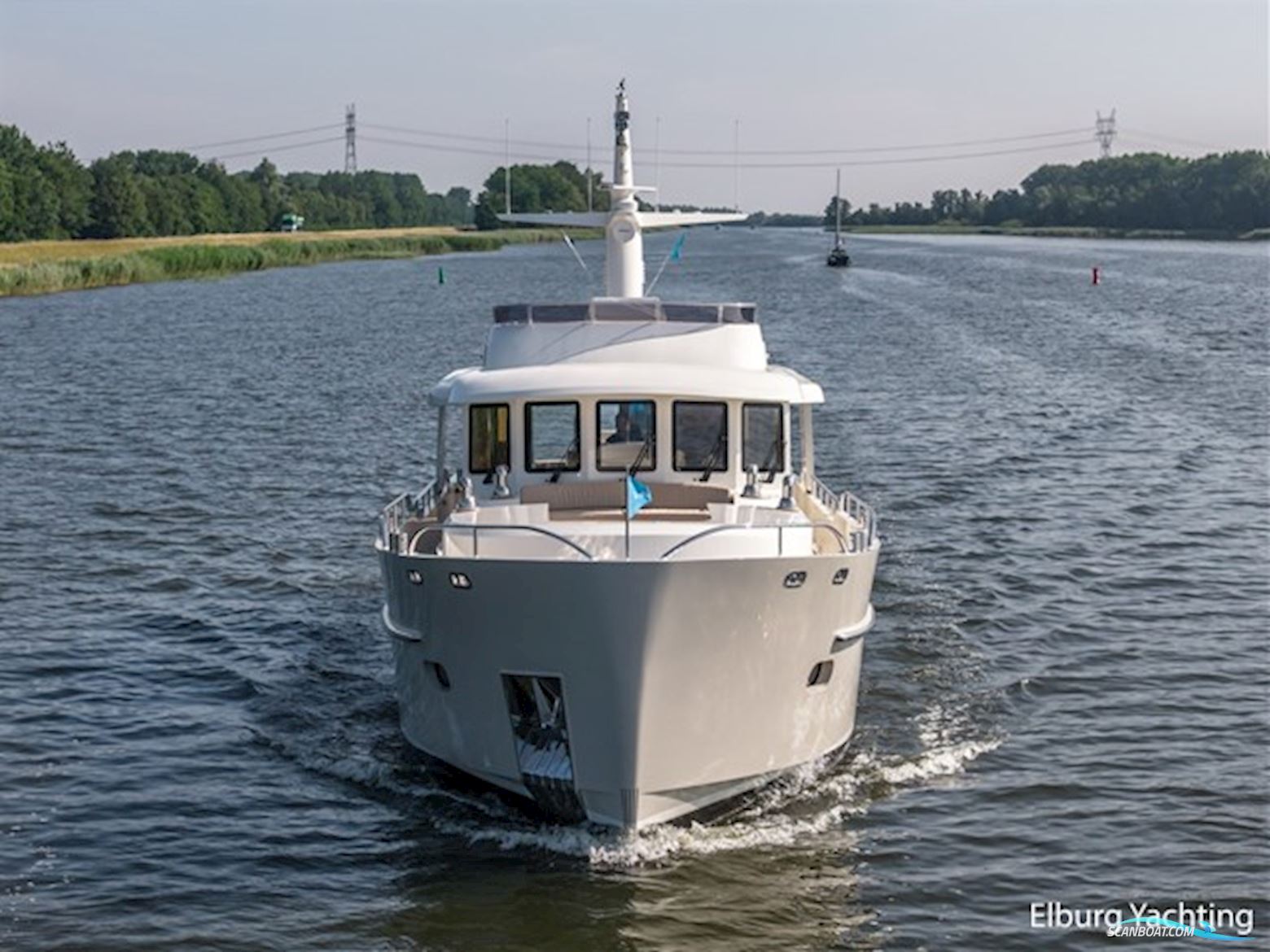 Alm Grand Voyager 65