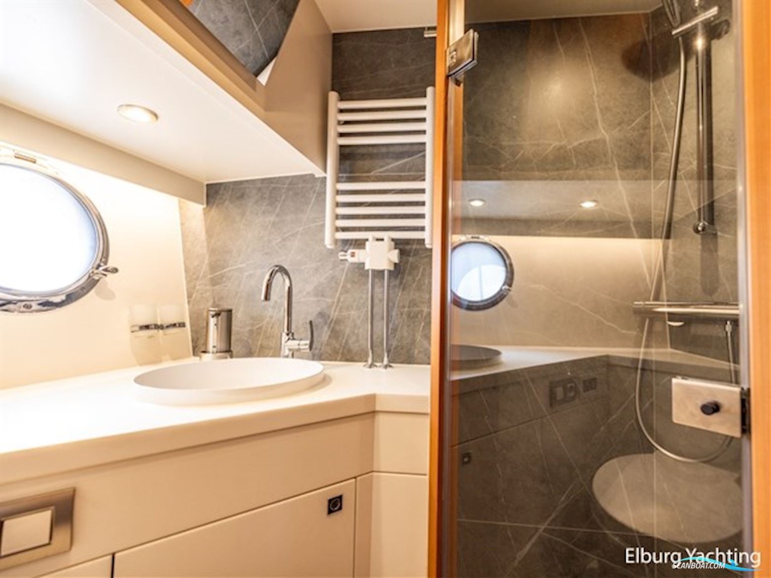 Altena  52 - Aluminium - Fast Going 