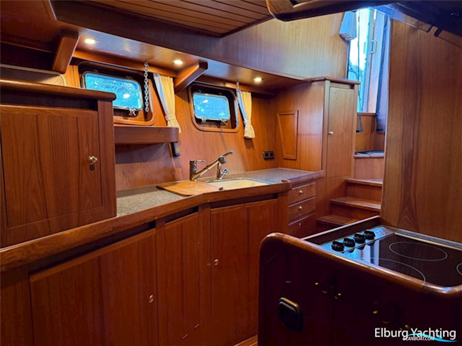 Altena 45 Blue Water Trawler - Stabilizers