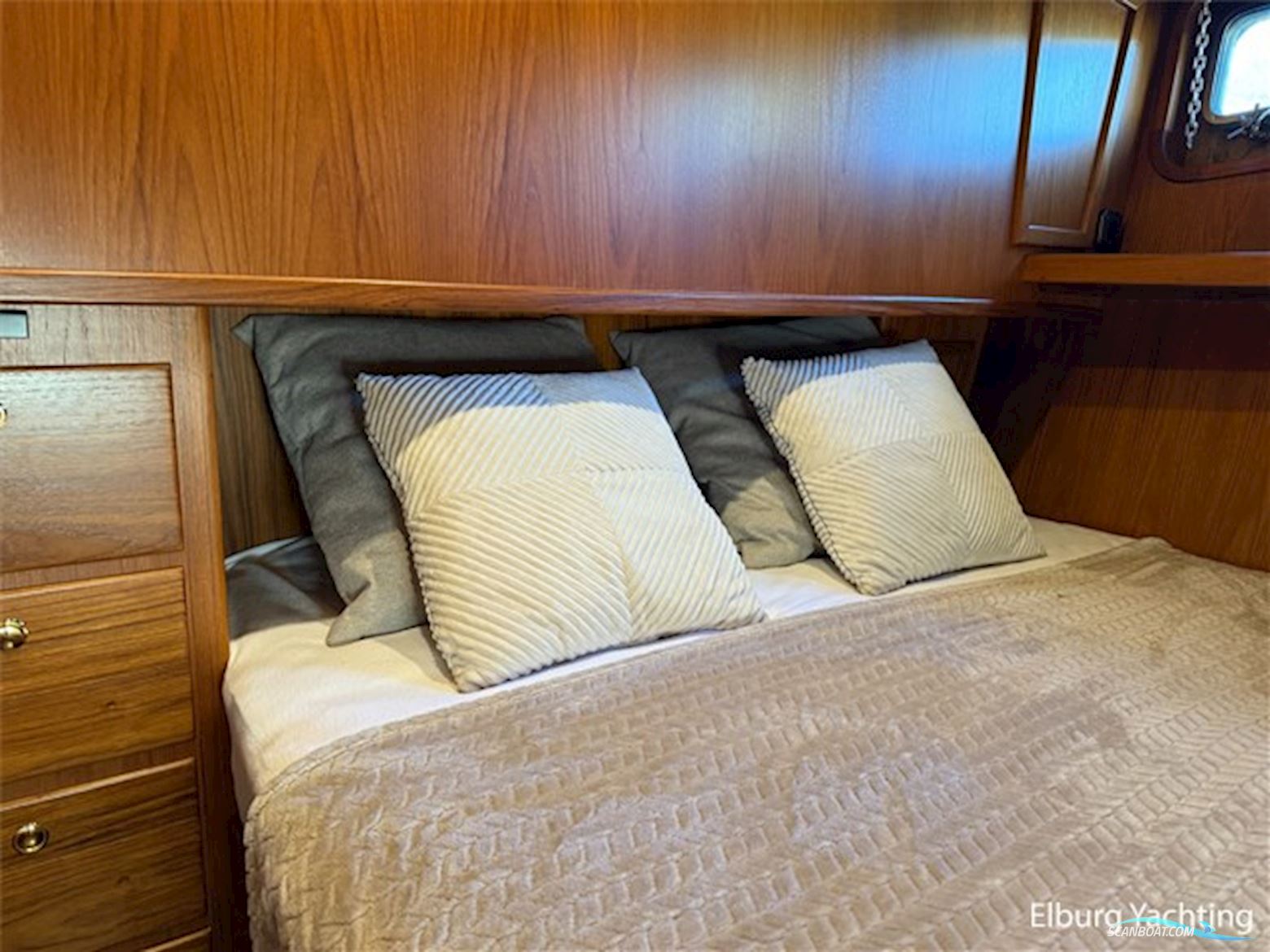 Altena 45 Blue Water Trawler - Stabilizers