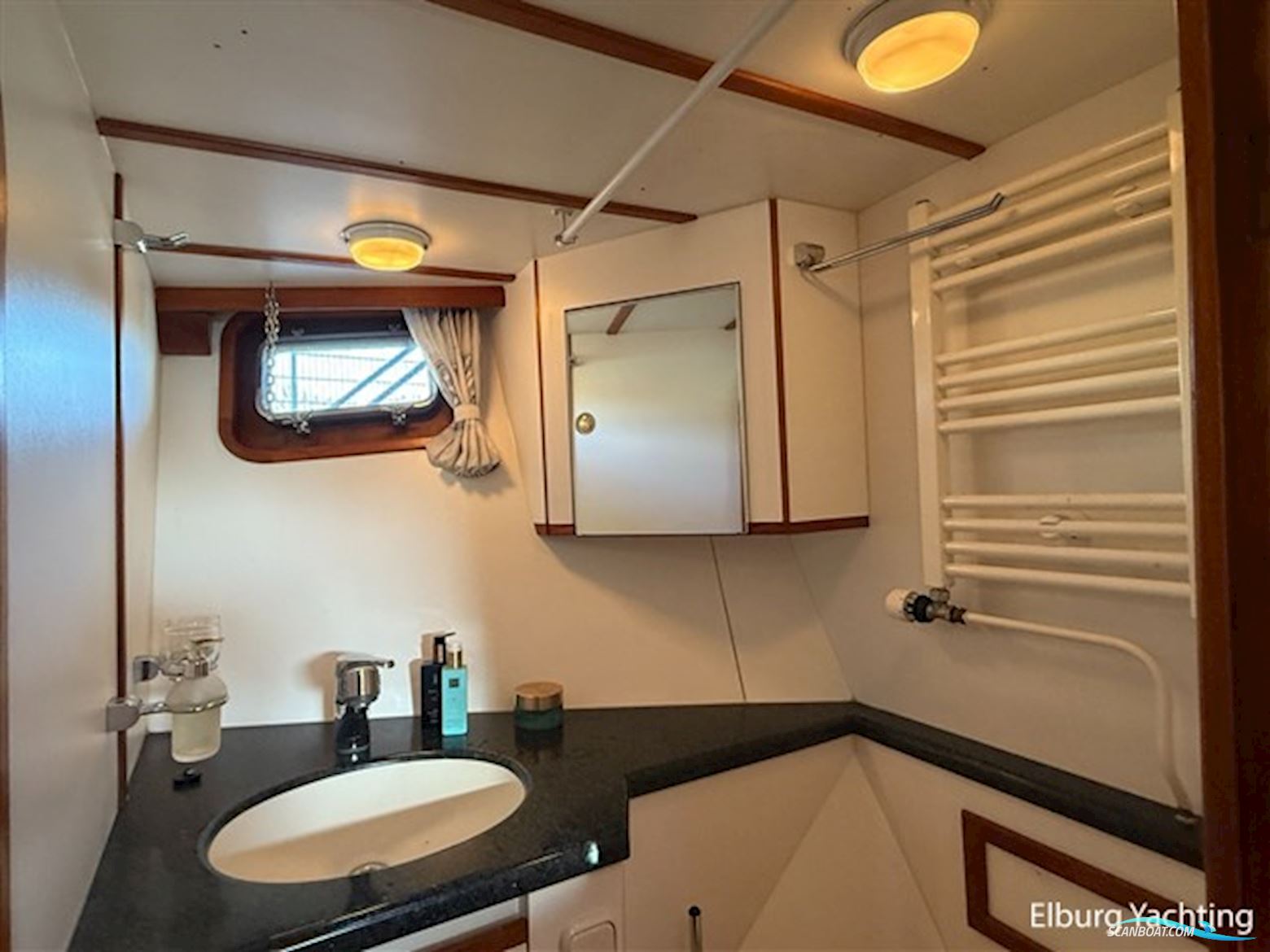 Altena 45 Blue Water Trawler - Stabilizers