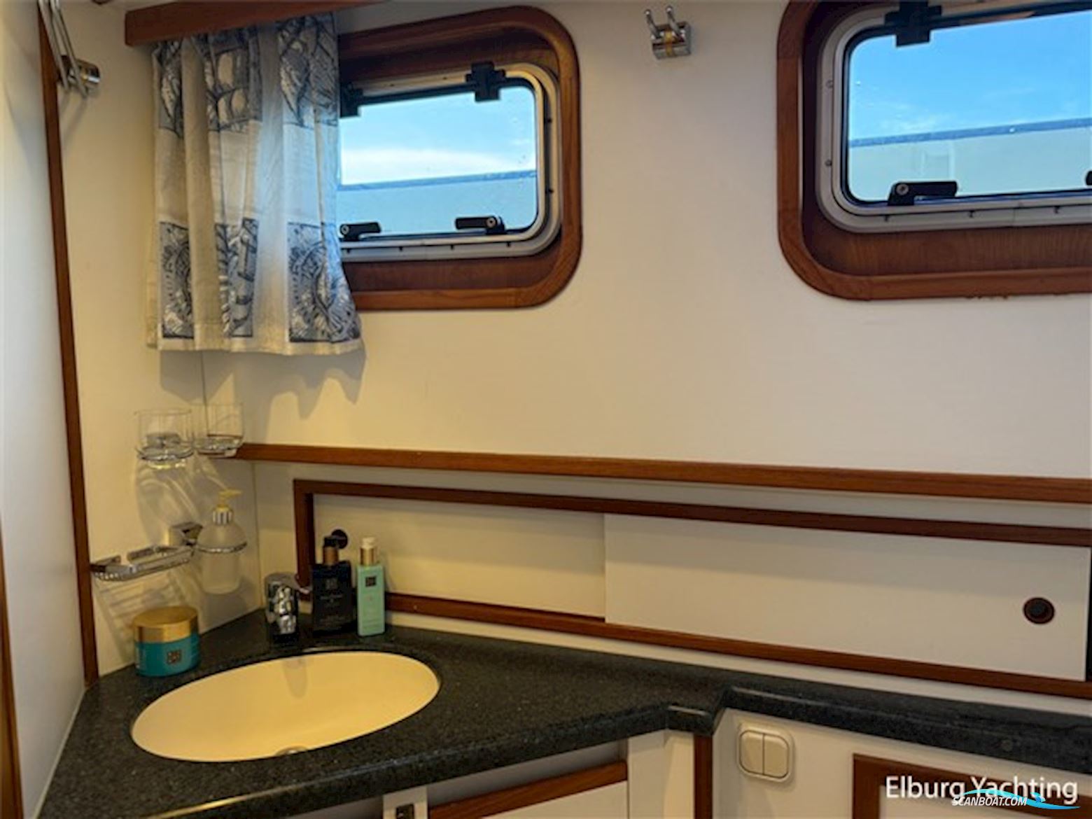 Altena 45 Blue Water Trawler - Stabilizers