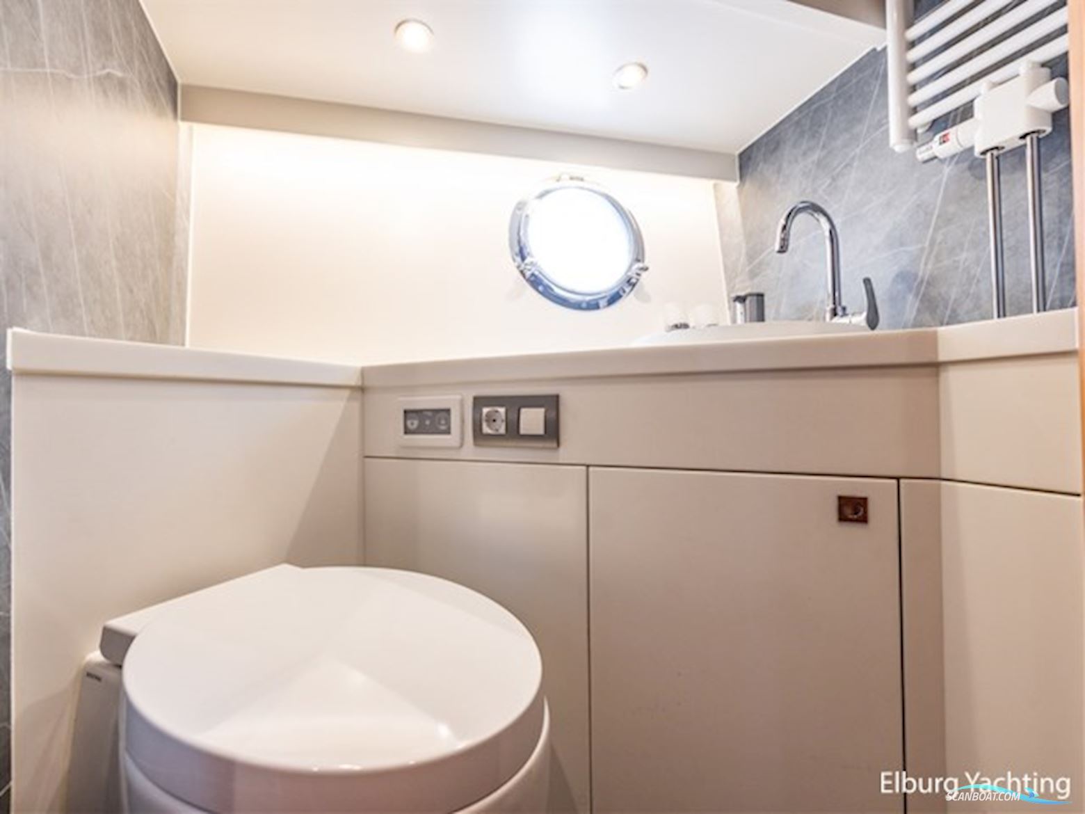 Altena 52 - Fast Going  - Aluminium