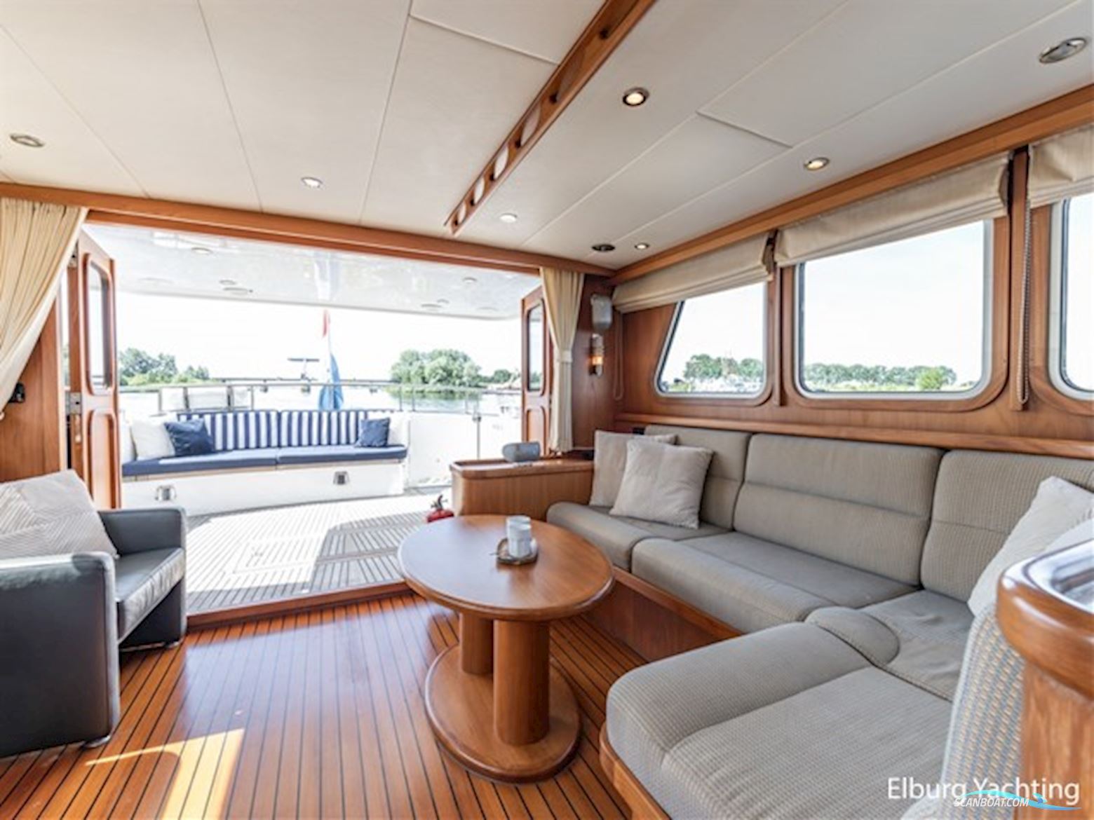 Altena 53 Custom Trawler - Stabilizers