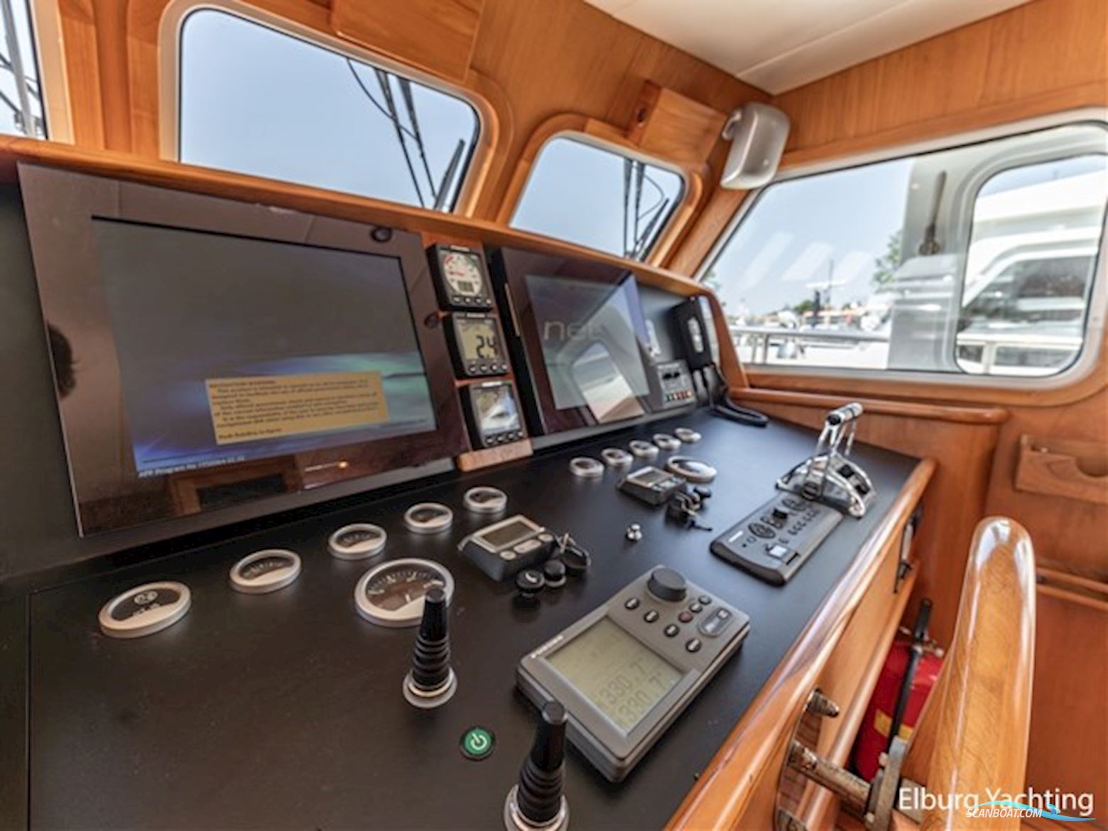 Altena 53 Custom Trawler - Stabilizers