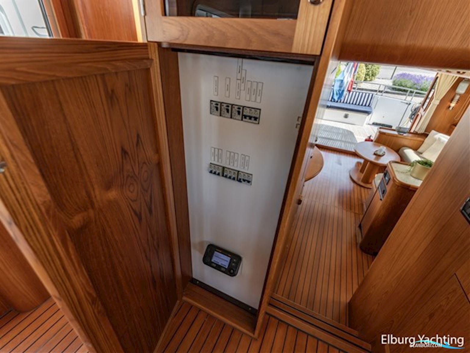 Altena 53 Custom Trawler - Stabilizers