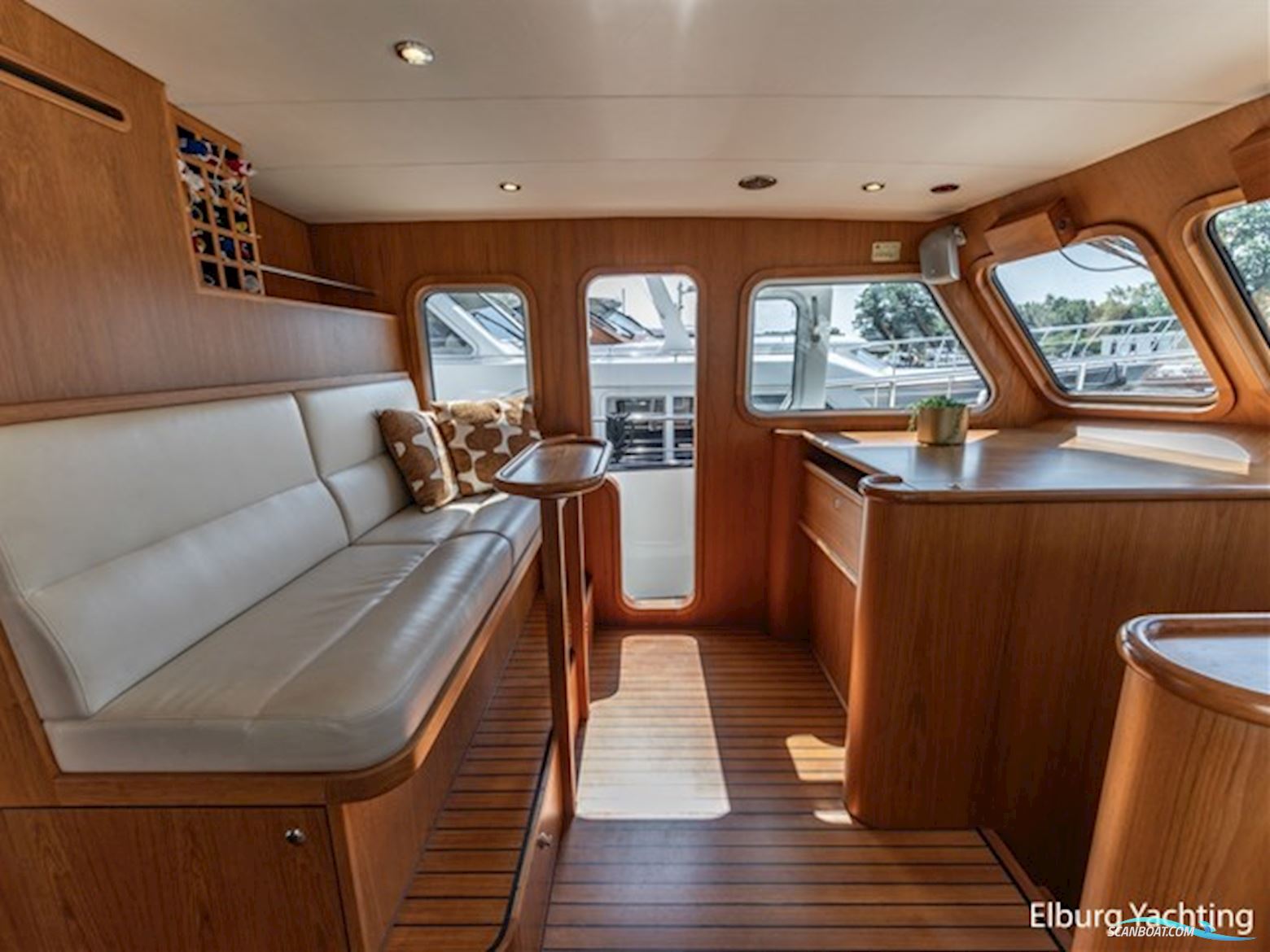 Altena 53 Custom Trawler - Stabilizers