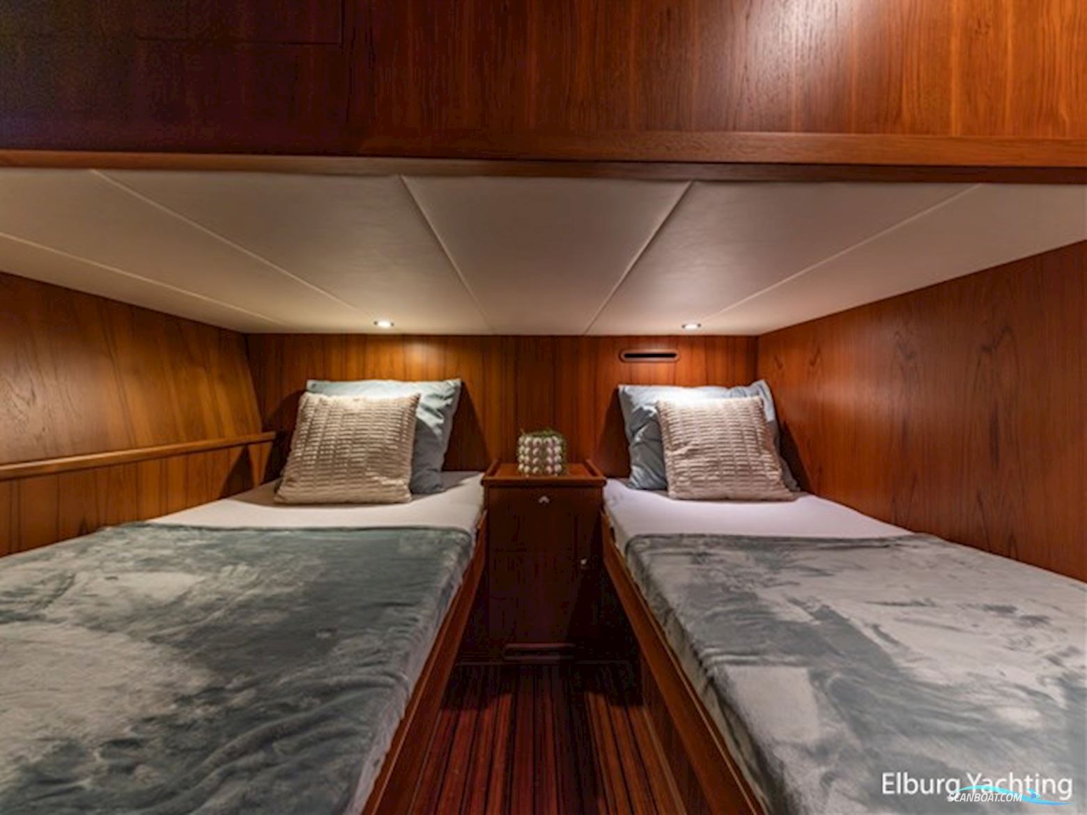 Altena 53 Custom Trawler - Stabilizers