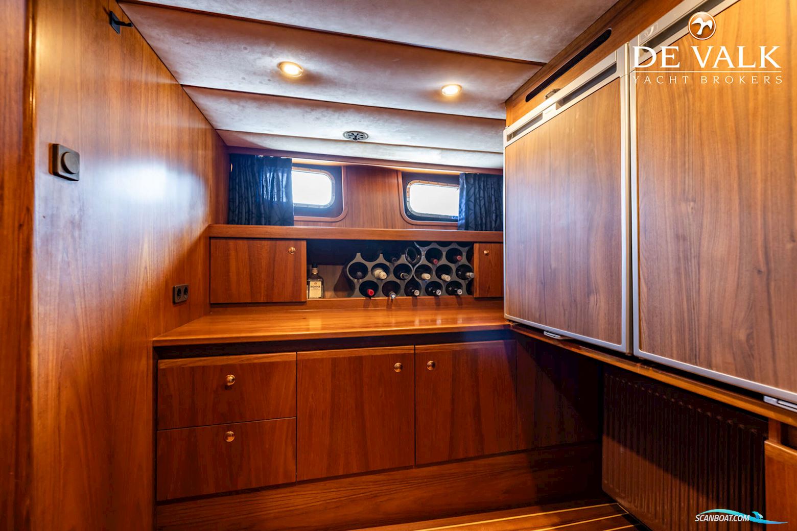 Altena Blue Water Trawler 58