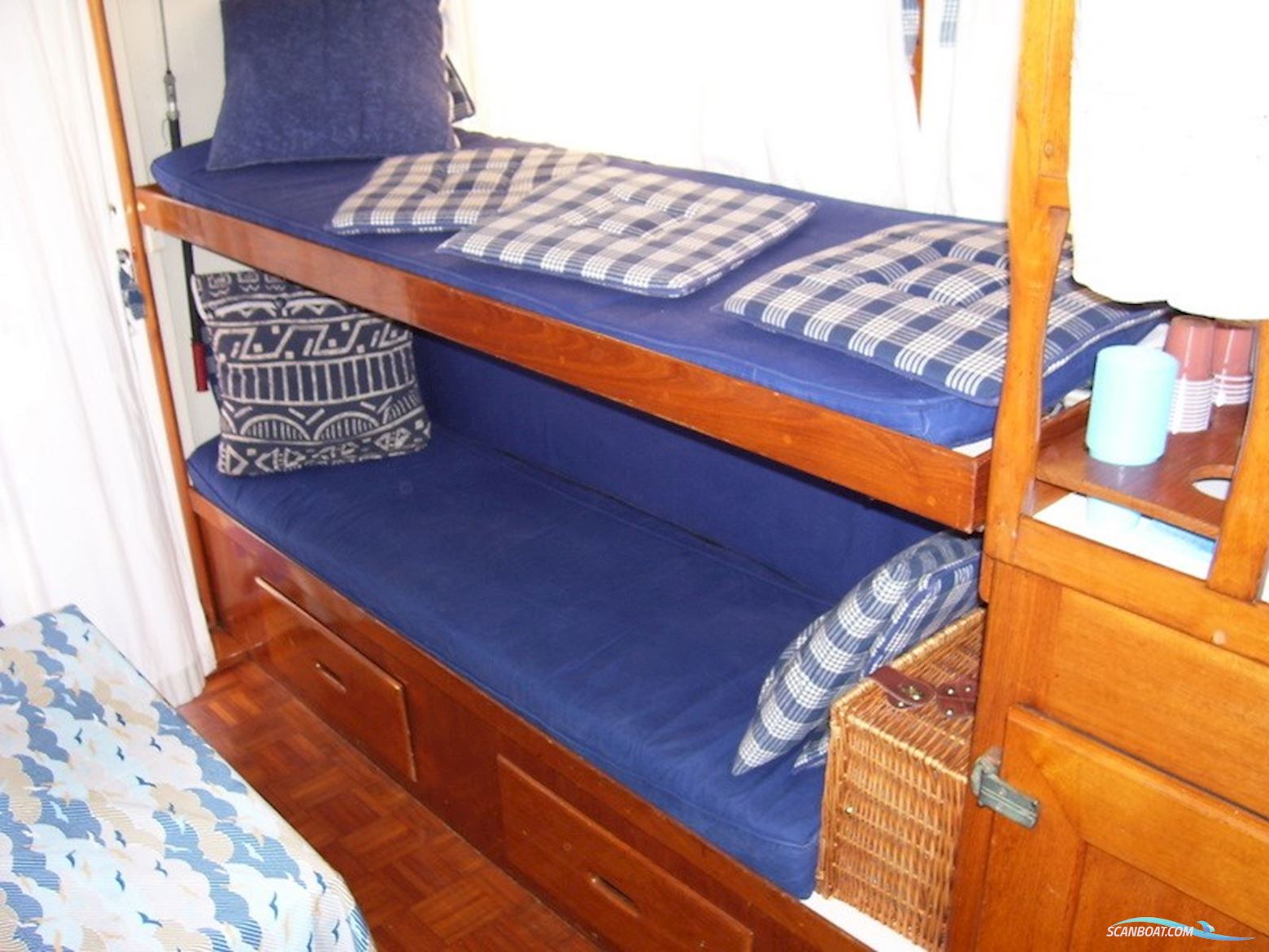 American Marine GRAND BANKS 32