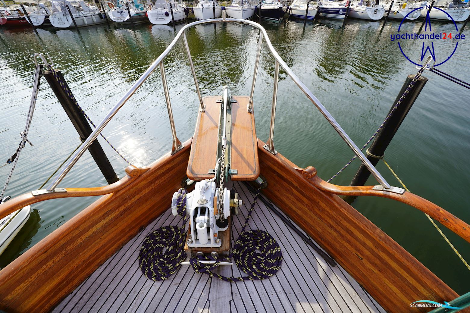American Marine Grand Banks 32