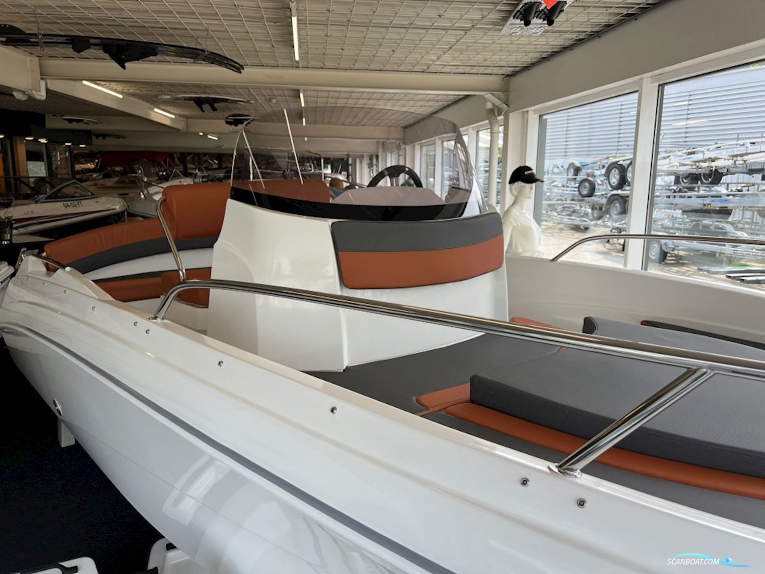 An Marin Aston 18 - New -