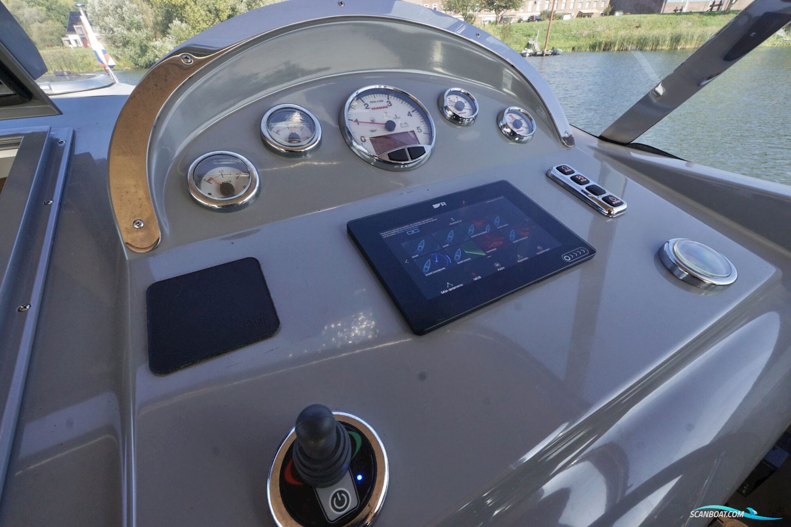 Antaris Seventy7 Cabin