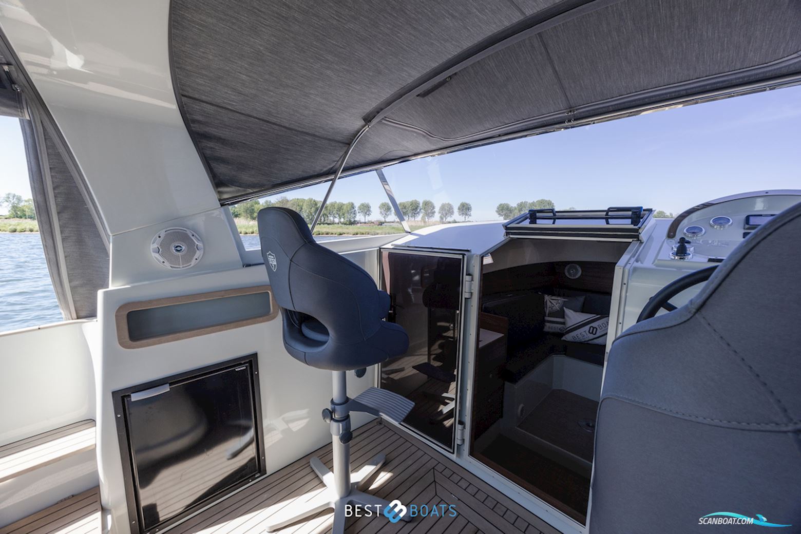 Antaris Seventy7 Cabin
