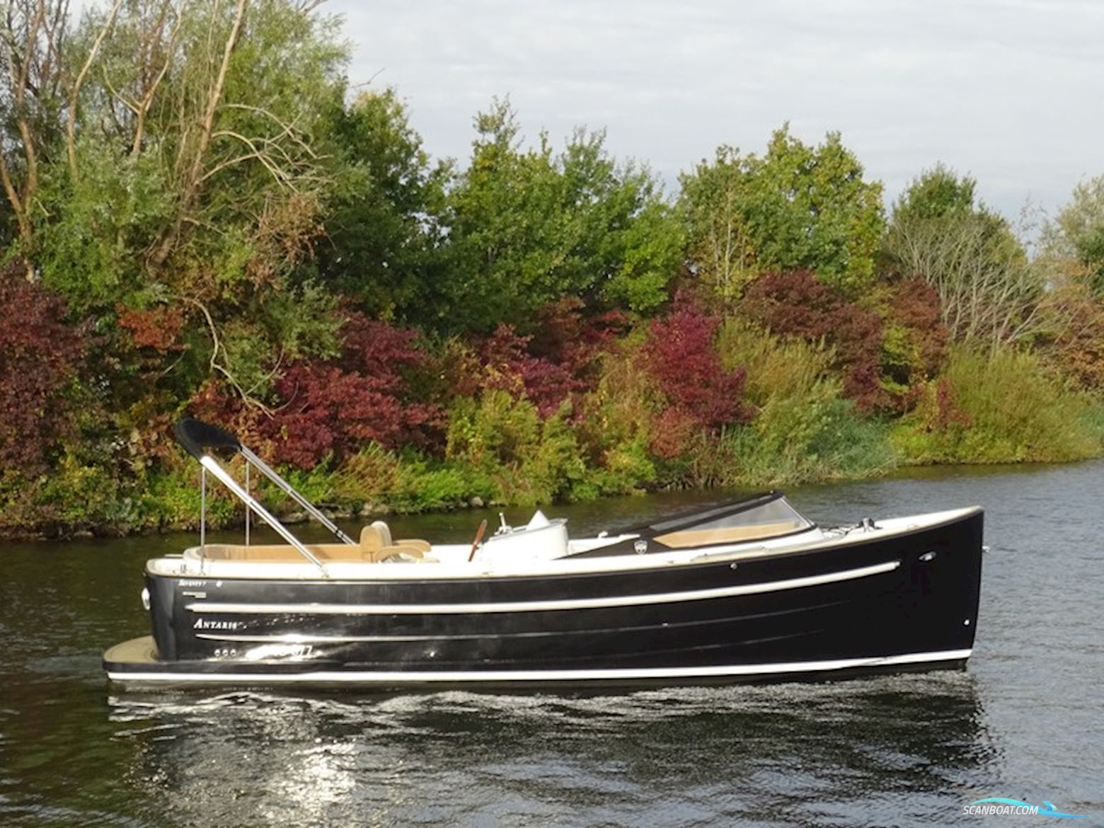 Antaris Seventy7 Sport Motorbåt 2015, med Nanni T4200 motor, Holland