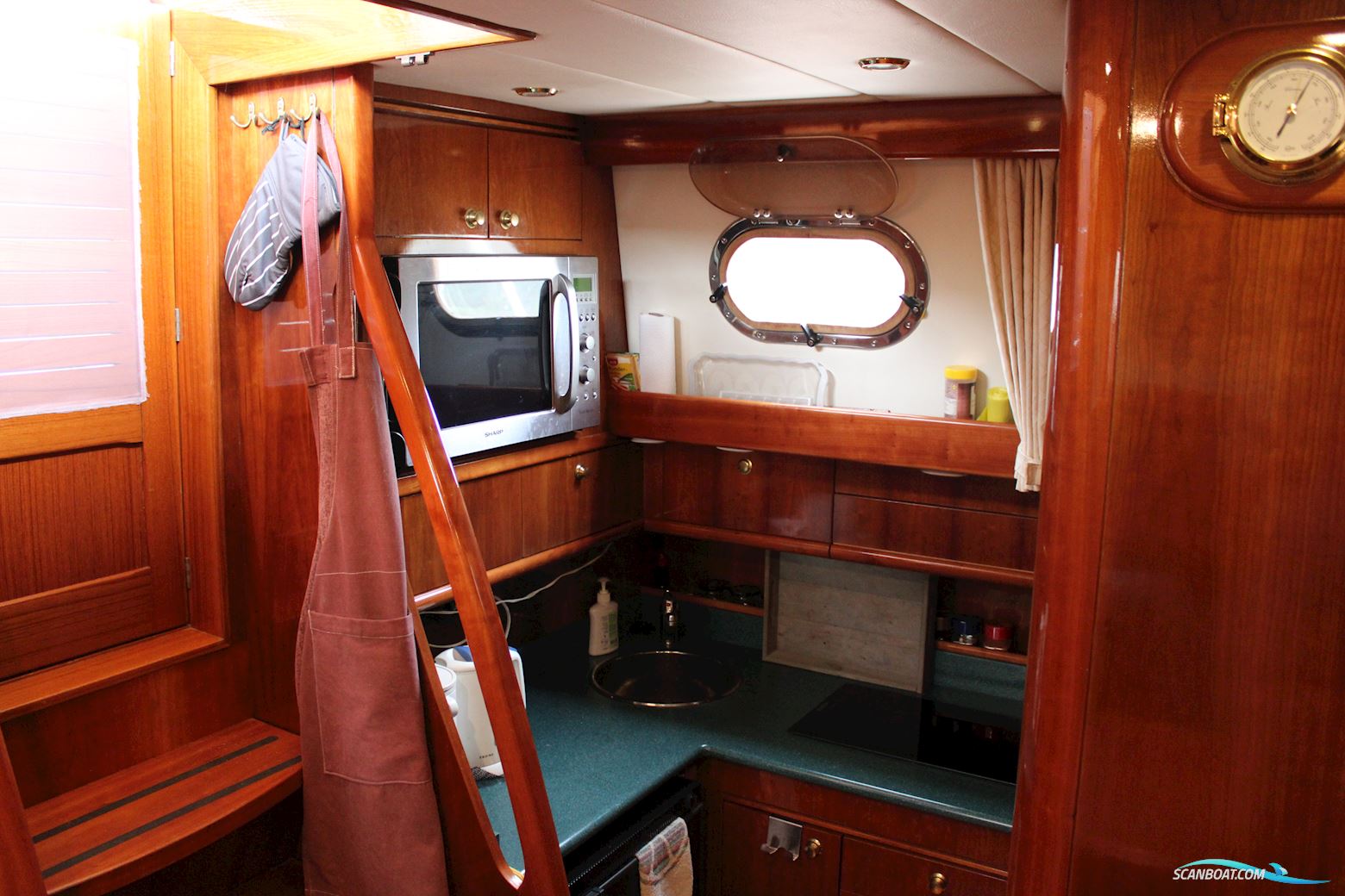 Apreamare 11m semi cabinato