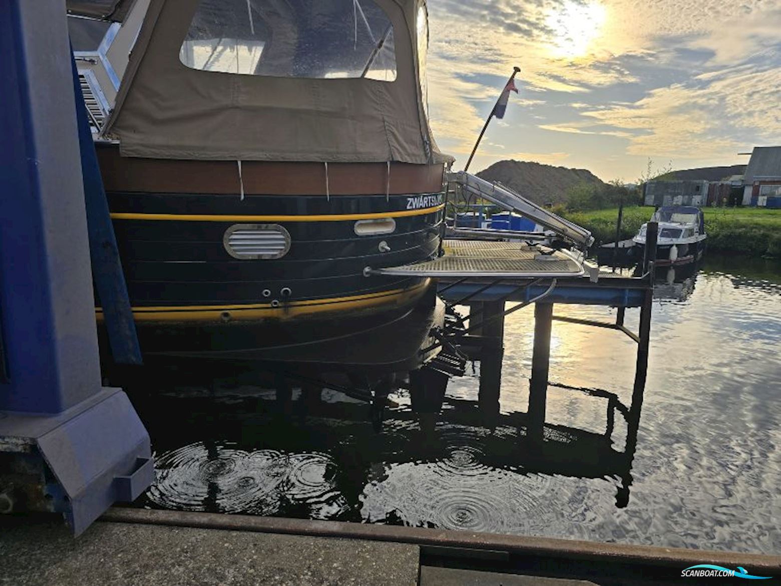 Apreamare 11m semi cabinato