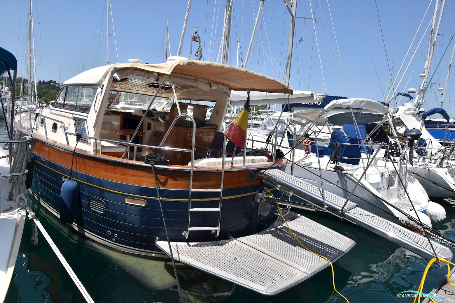 Apreamare 12 Cabinato Motorbåt 2002, med Volvo Penta 74D motor, Grekland